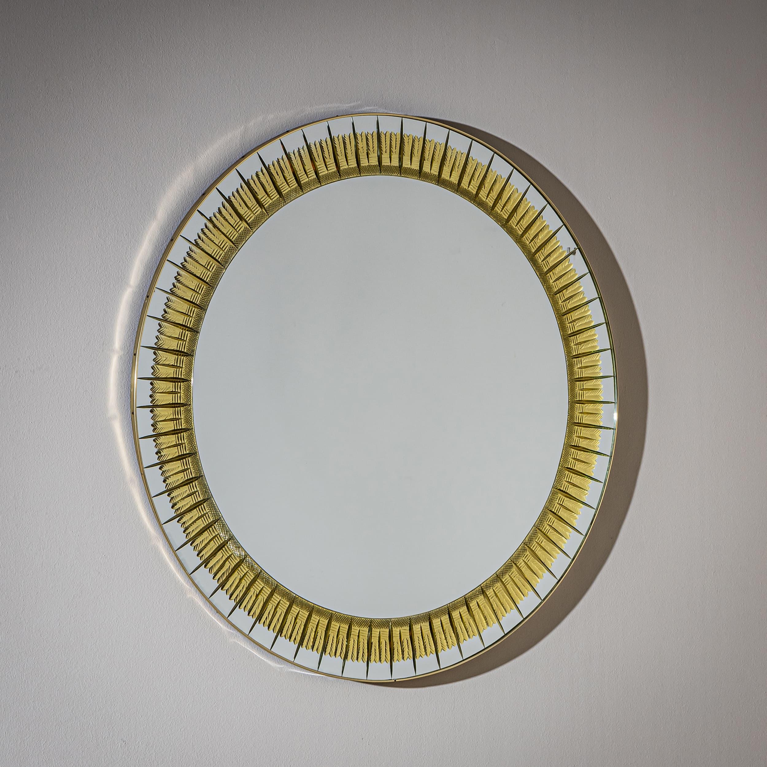 20ième siècle Miroir mural rond en forme de soleil par Cristal Arte, Italie