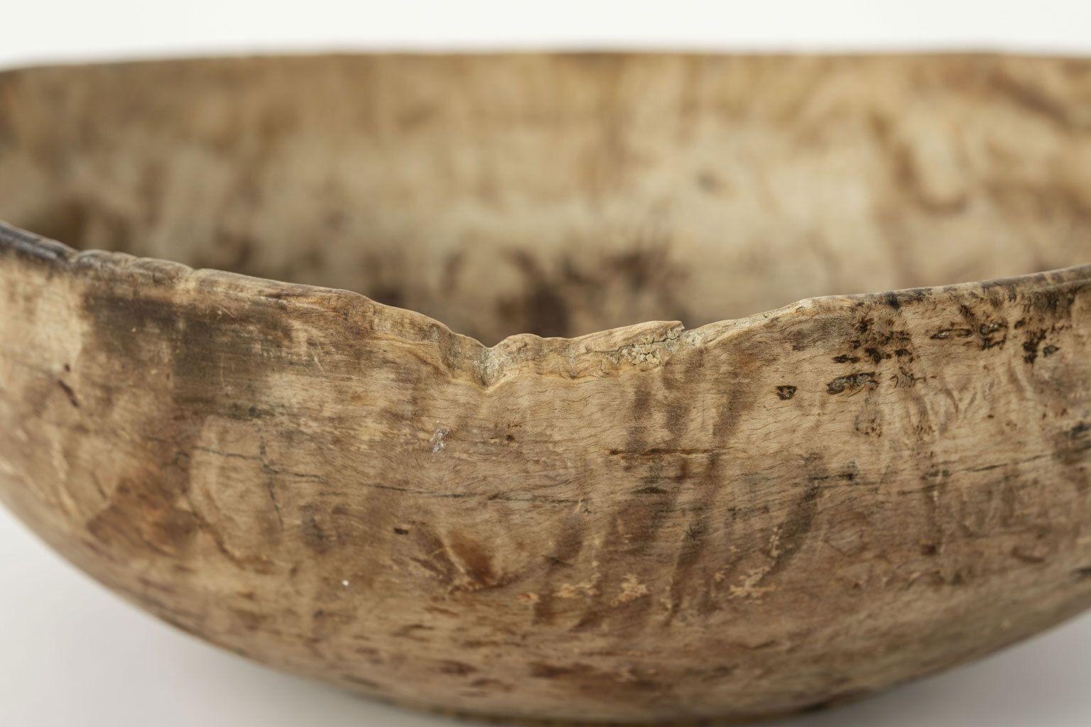 Round Swedish Root Wood Bowl In Good Condition In Houston, TX