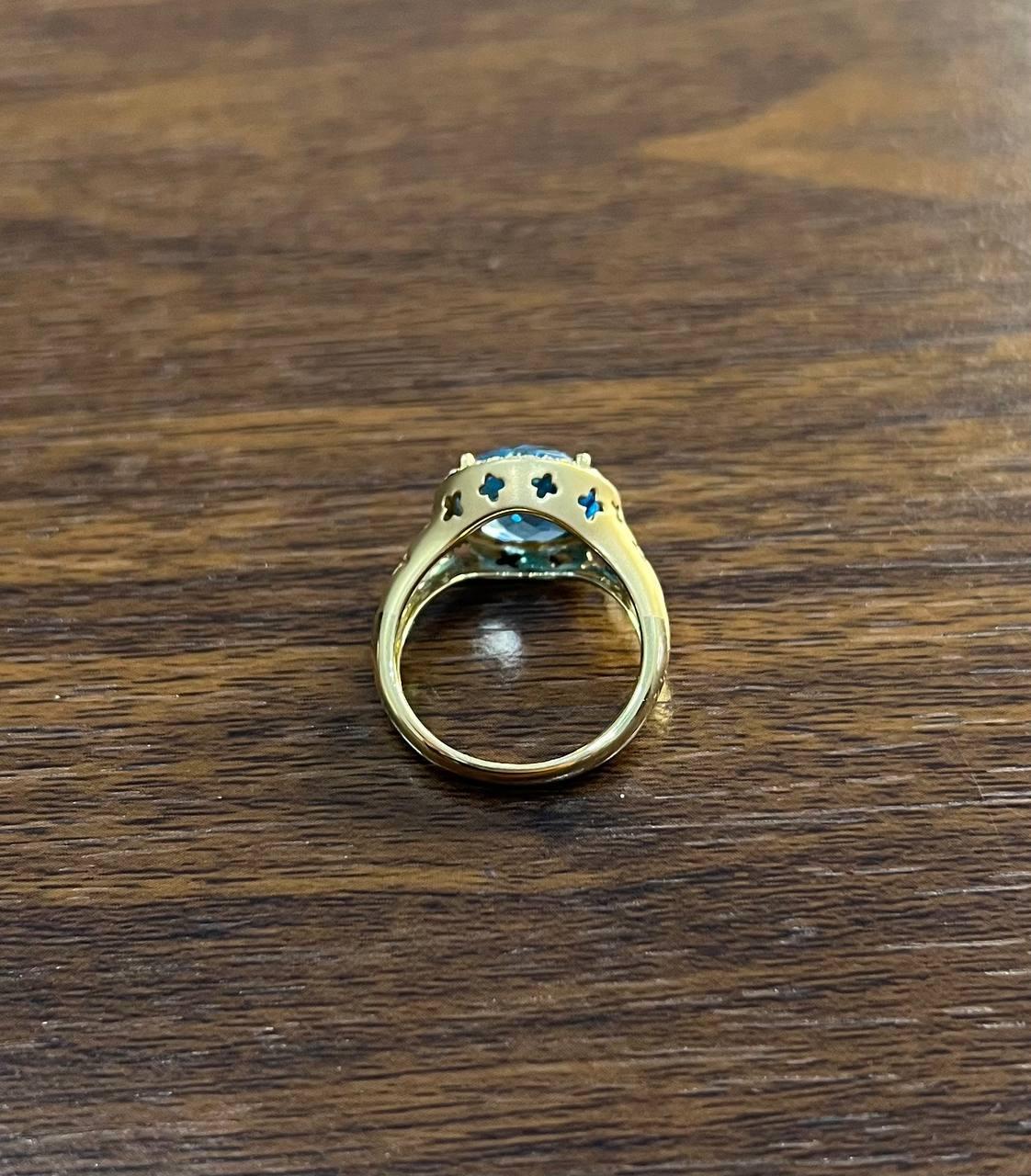 Round Cut Round Swiss Blue Topaz Diamond Halo 14K Yellow Gold Statement Signet Ring For Sale