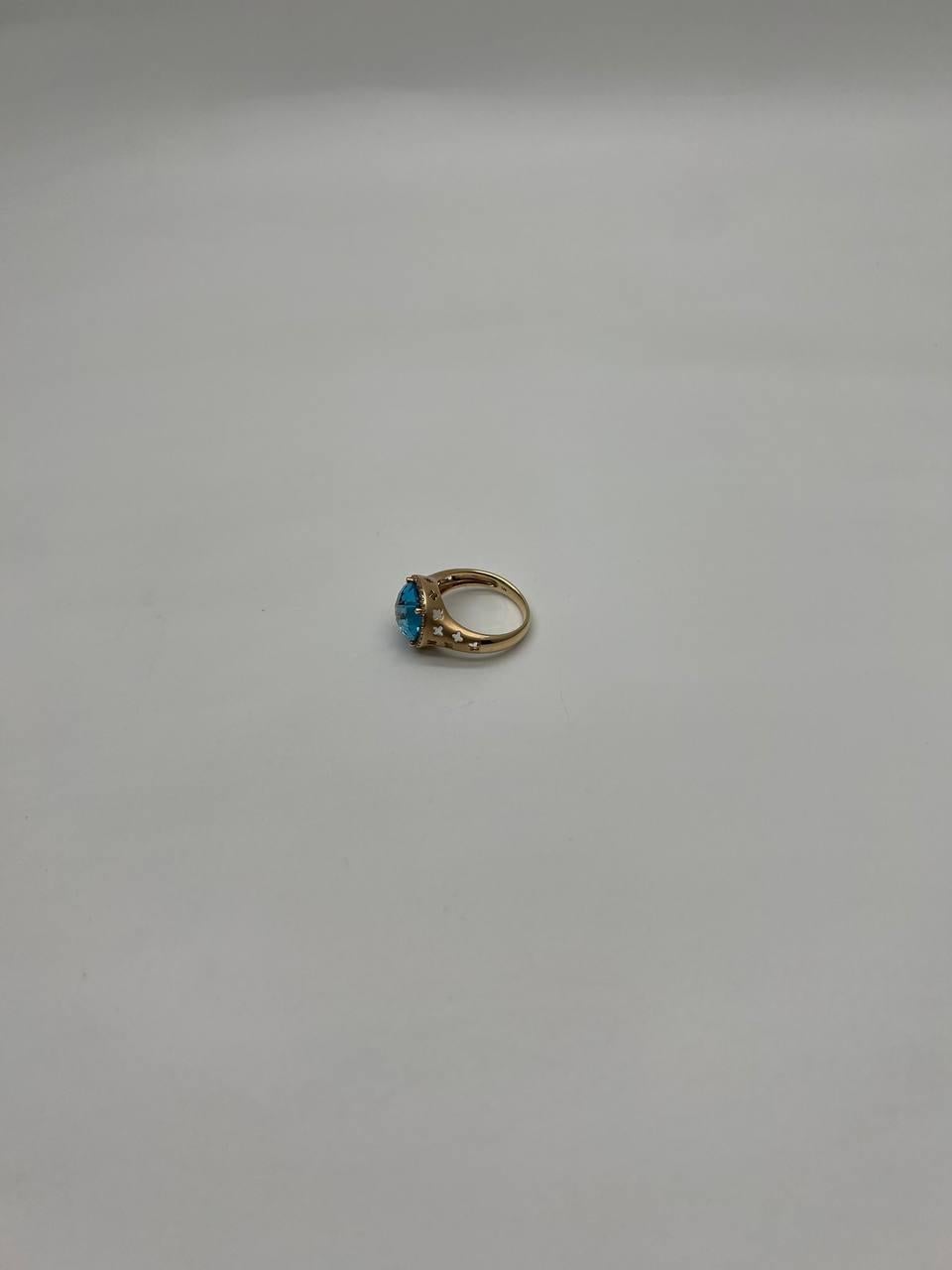 Round Swiss Blue Topaz Diamond Halo 14K Yellow Gold Statement Signet Ring For Sale 2