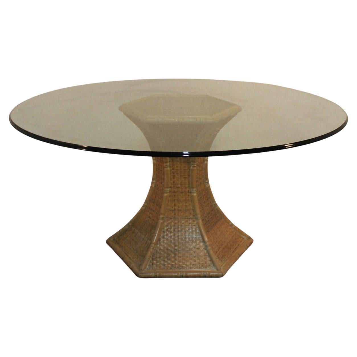 Table ronde, base en bambou, grand plateau en verre, 1970