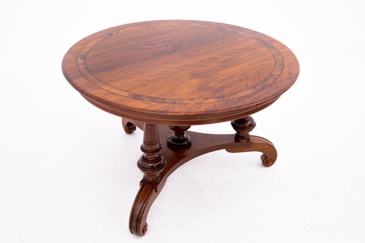 Biedermeier Table ronde - banc, Europe du Nord, fin du XIXe siècle. Après la rénovation. en vente