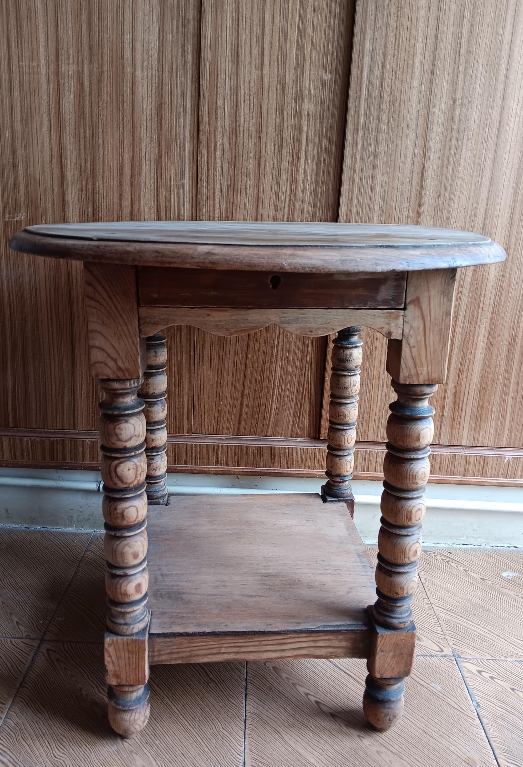 Spanish Round Table Bobbin Turned Legs, 19th Century Spain For Sale