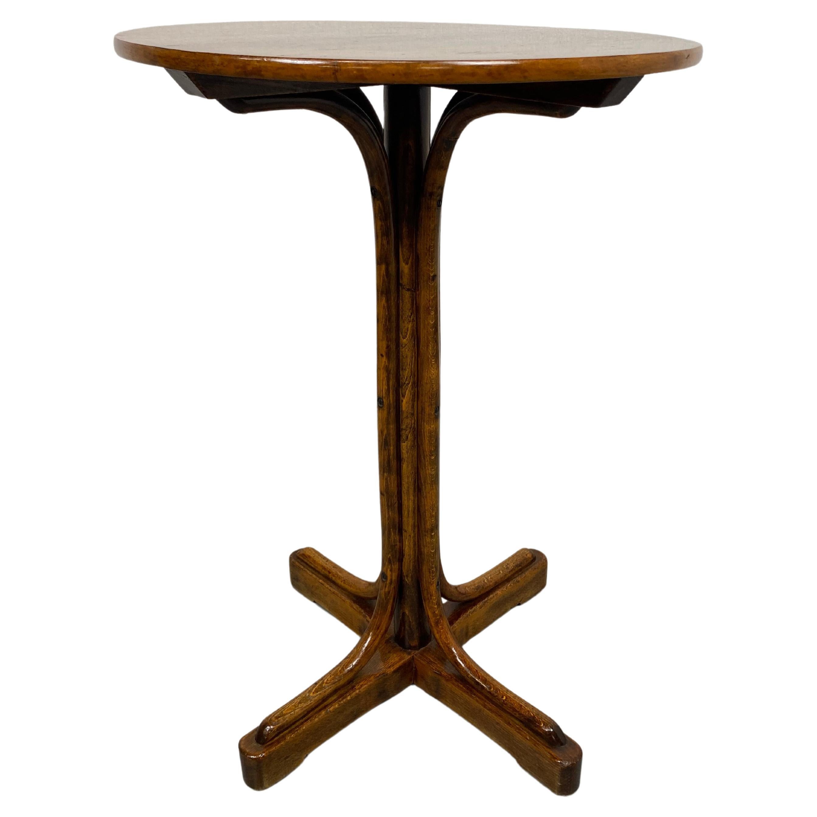 Round Table by Thonet For Sale at 1stDibs