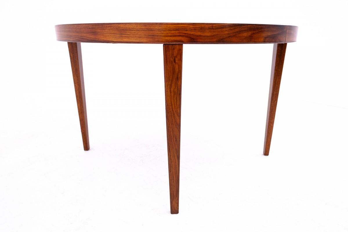 XX secolo Round table, Danish design, circa 1960. in vendita