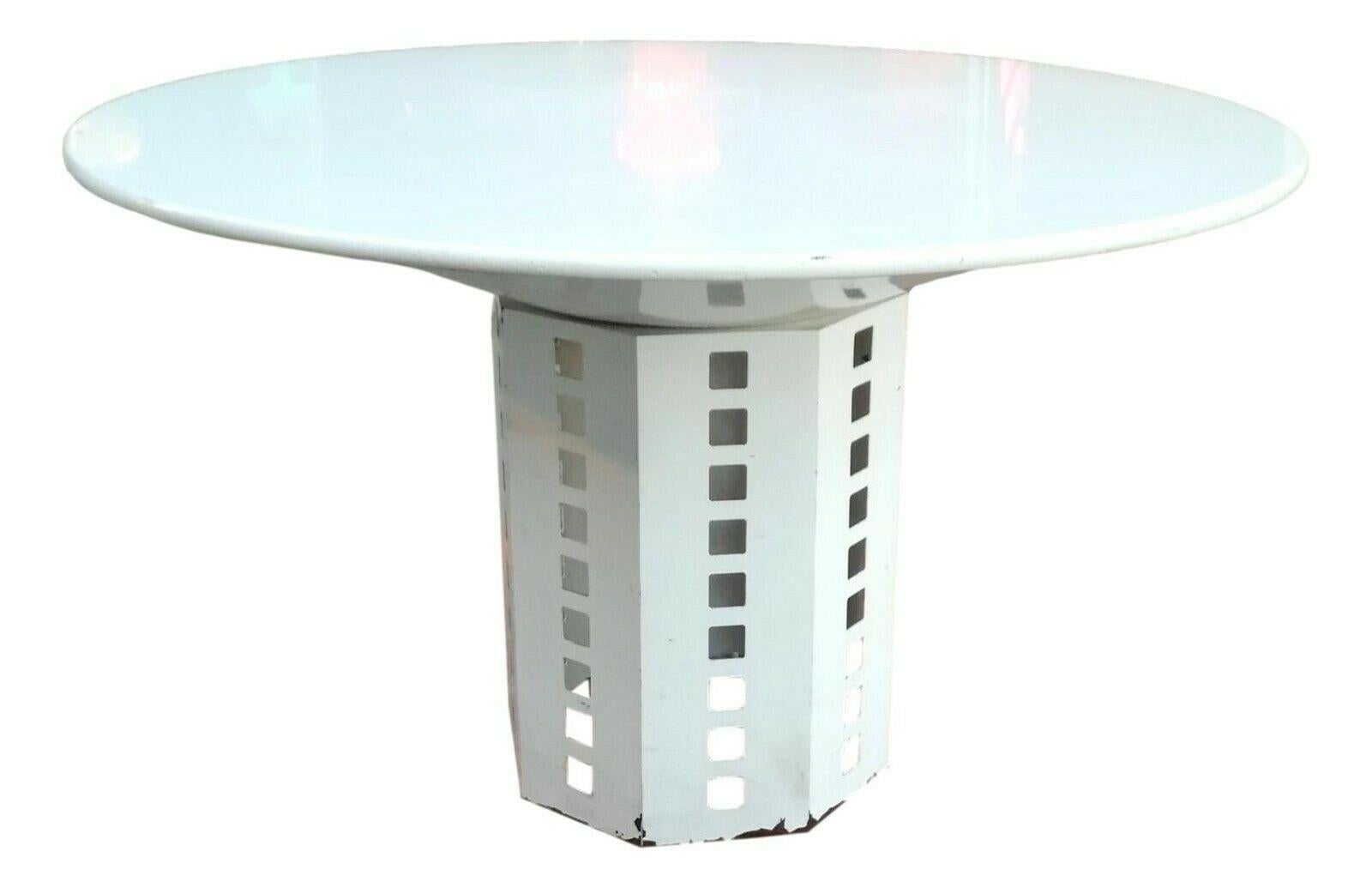 Late 20th Century Round Table Designed by Josef Hoffmann for Bieffeplast, 1970s