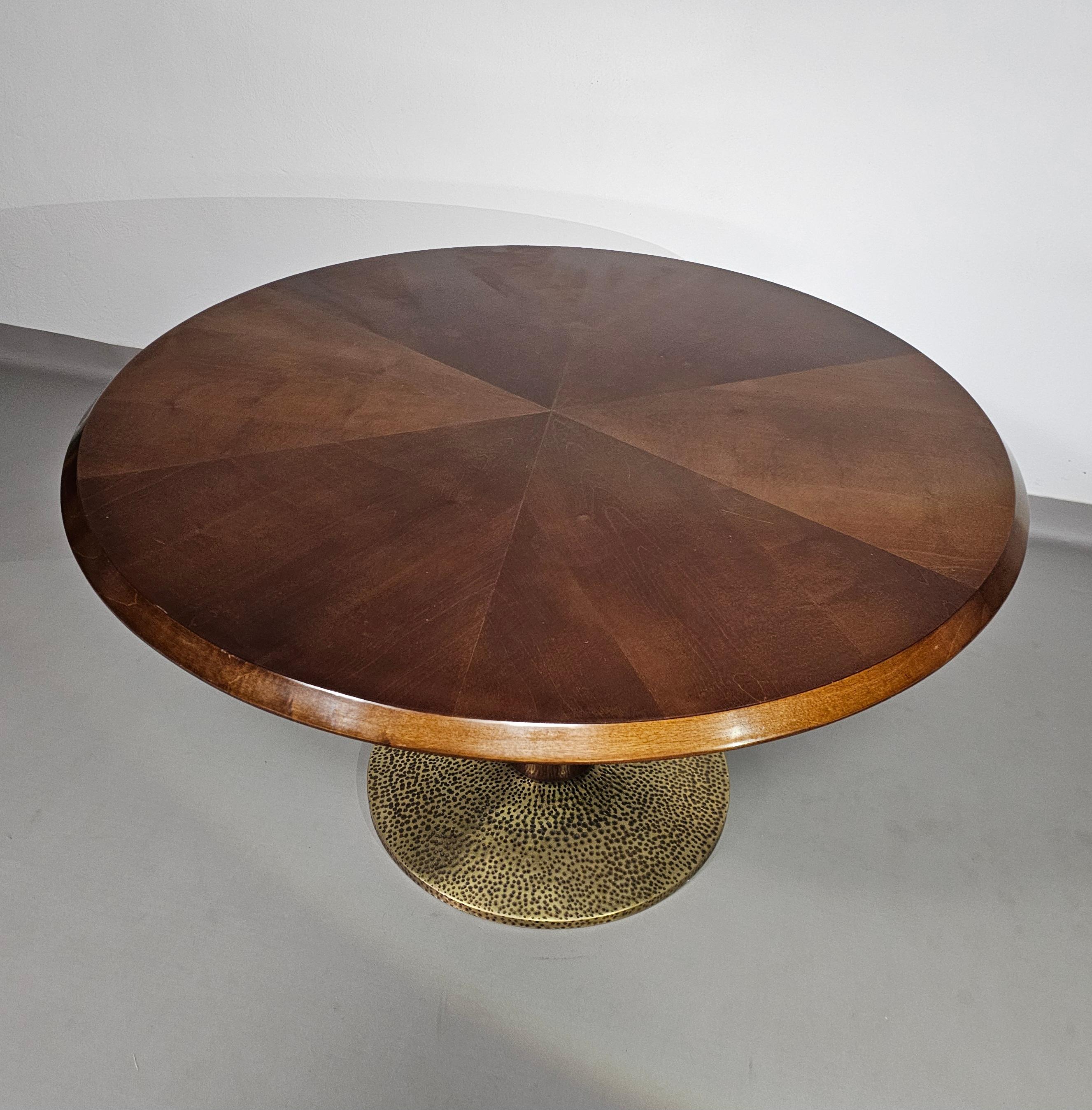 Late 20th Century Round Table / Hugues Chevalier