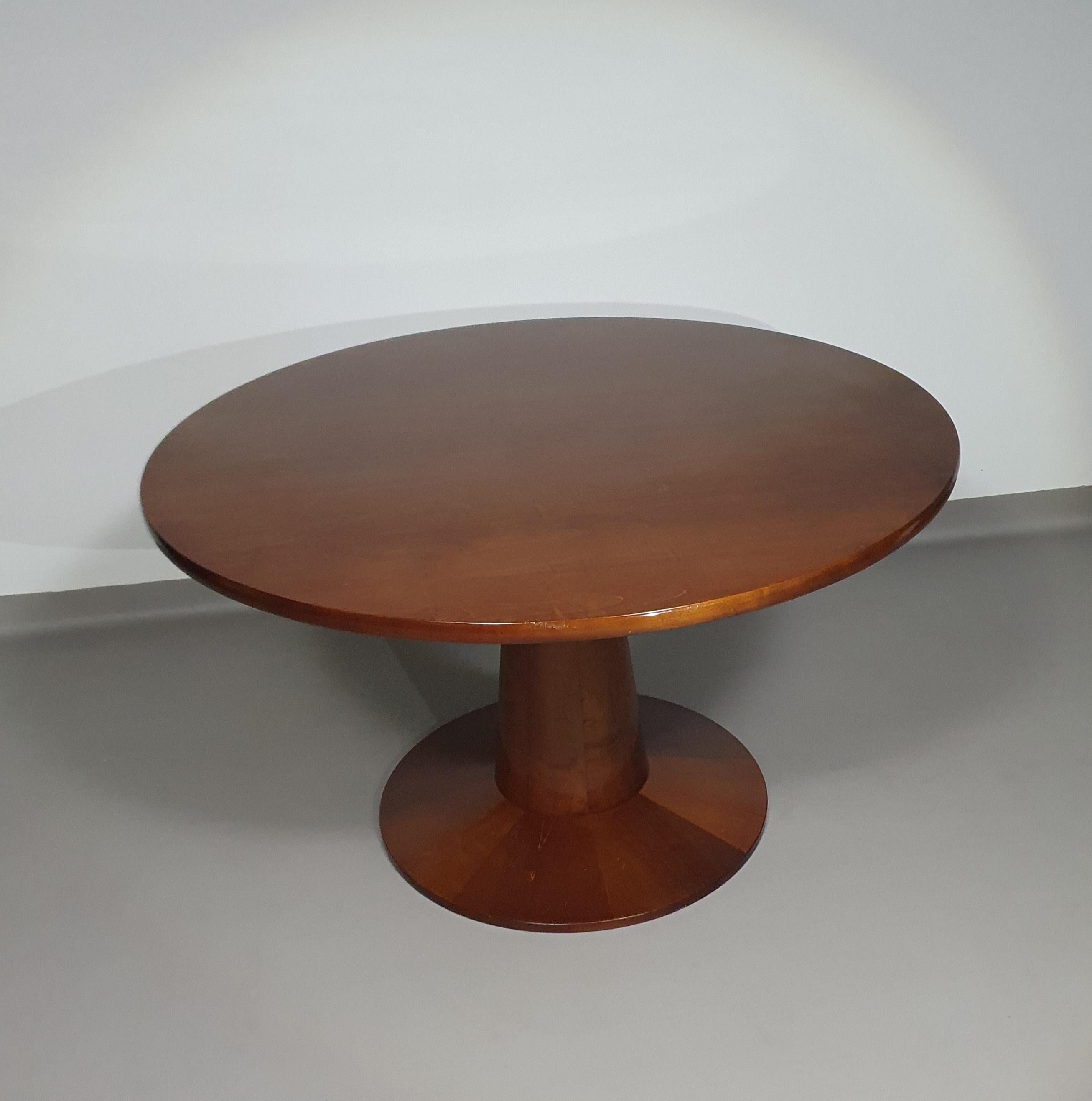 Round Table / Hugues Chevalier / Model Riviera In Good Condition For Sale In WEERT, NL