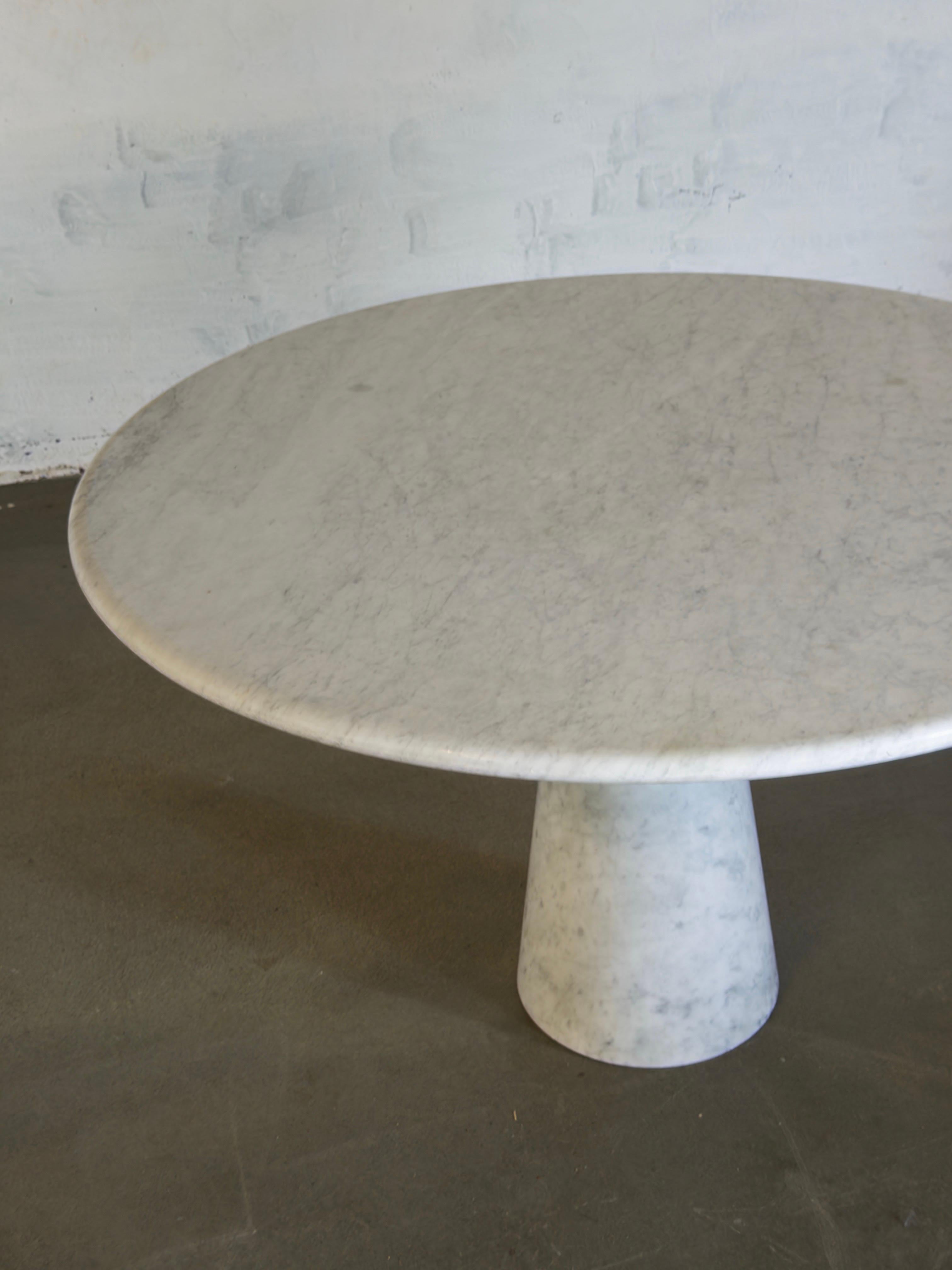 Table ronde en marbre de Carrare par Carlo Scarpa pour Cattelan Italia, 1970 en vente 1