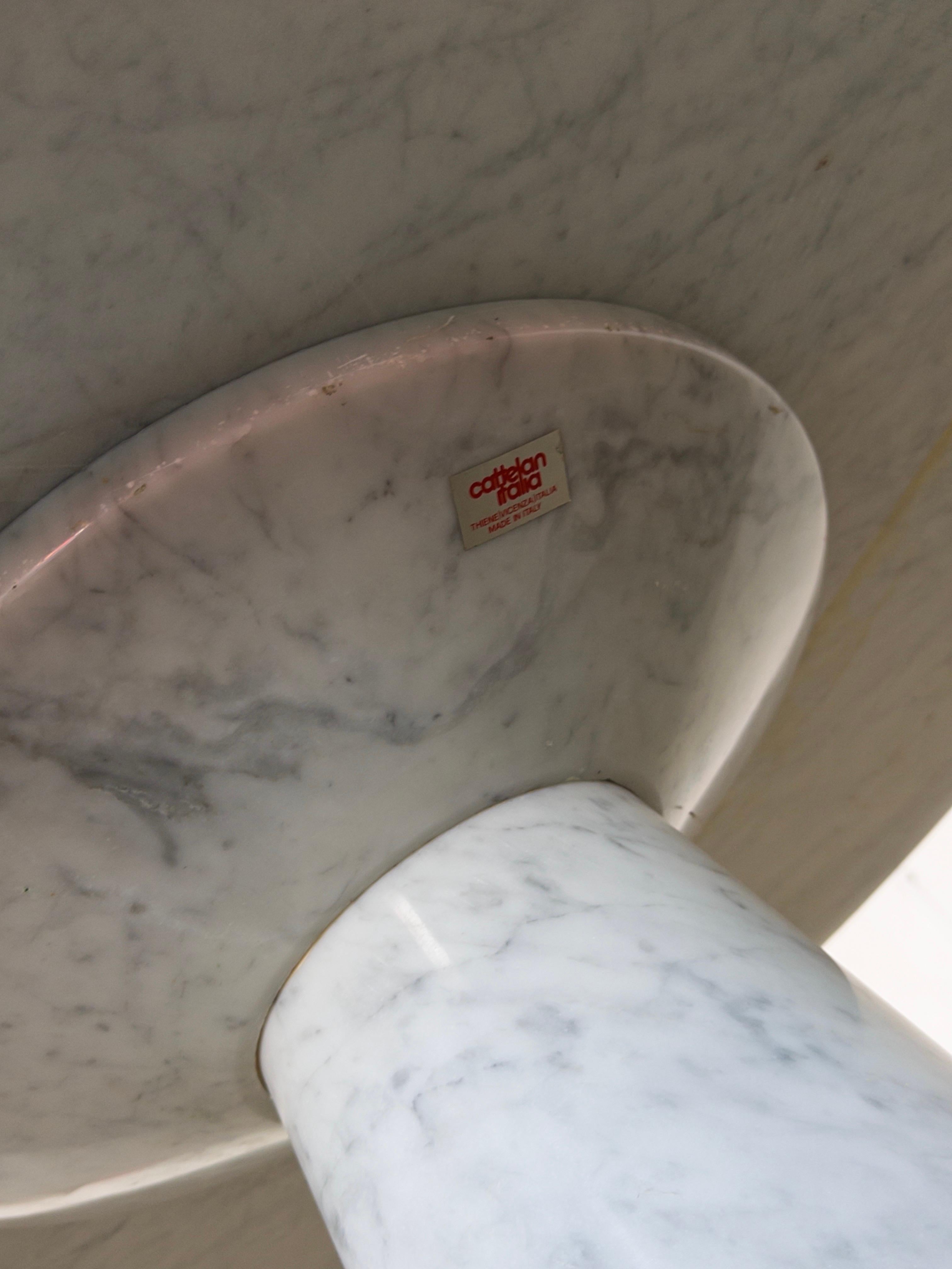 Table ronde en marbre de Carrare par Carlo Scarpa pour Cattelan Italia, 1970 en vente 2