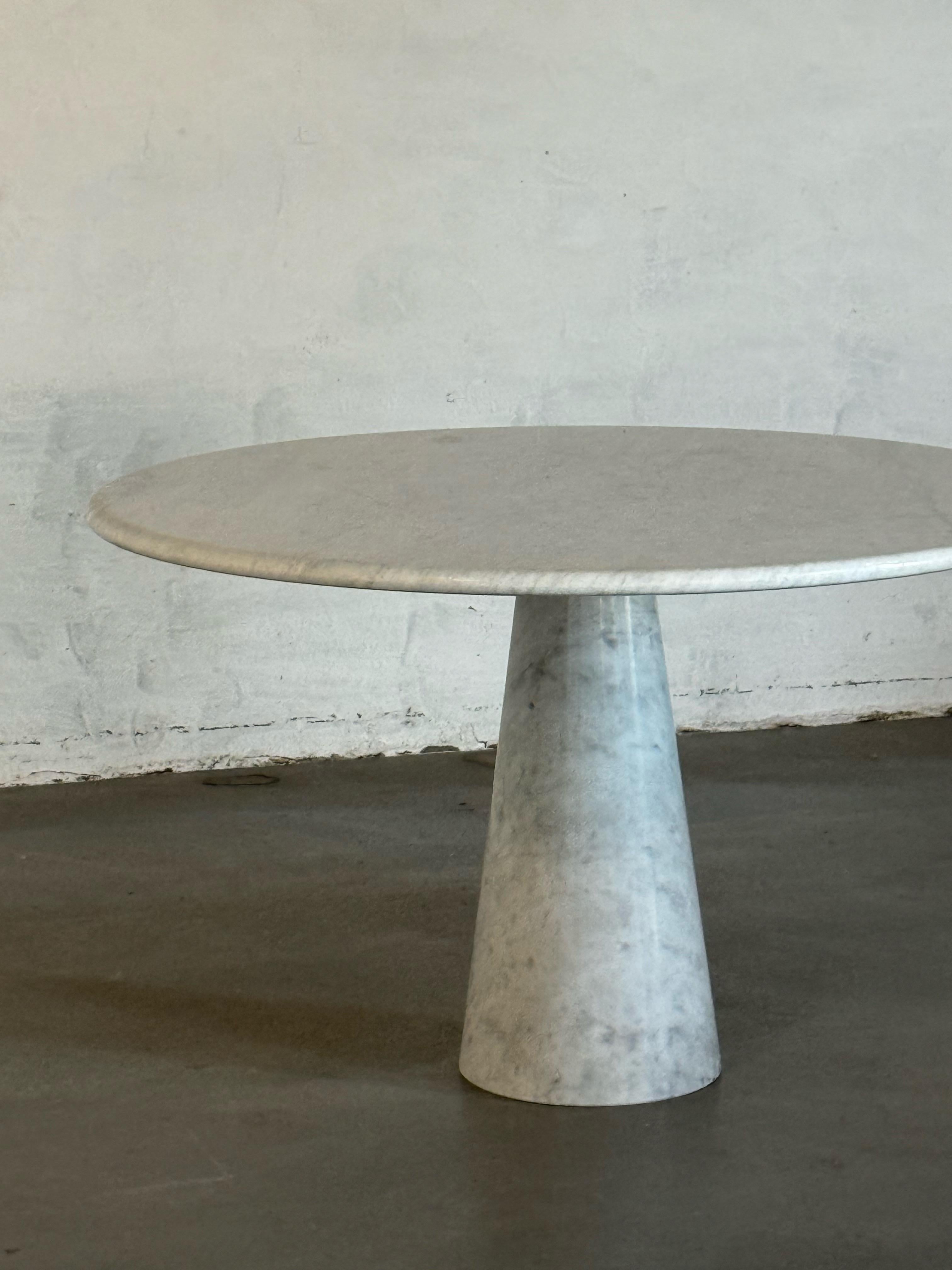 Table ronde en marbre de Carrare par Carlo Scarpa pour Cattelan Italia, 1970 en vente 3