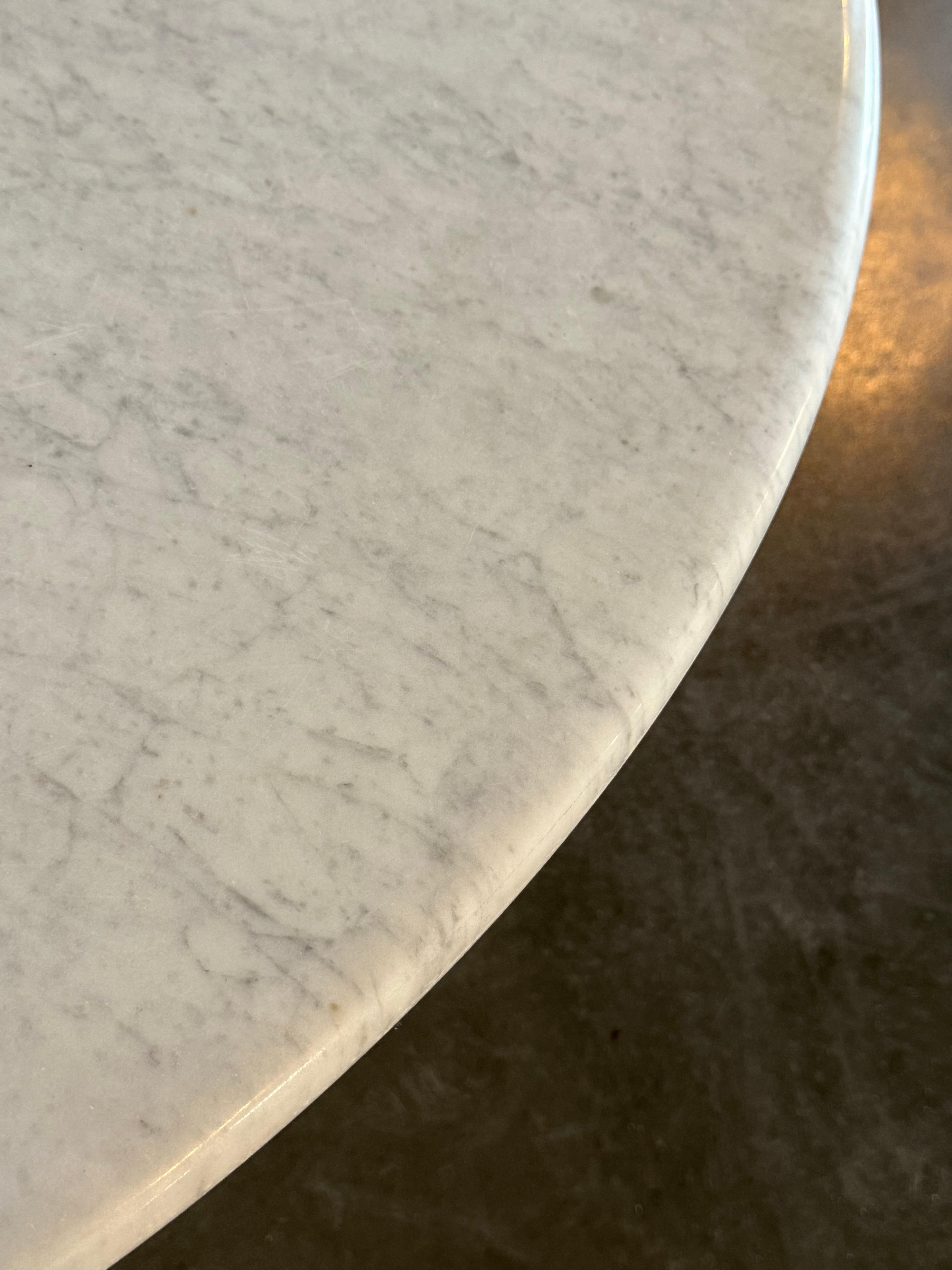 Table ronde en marbre de Carrare par Carlo Scarpa pour Cattelan Italia, 1970 en vente 4