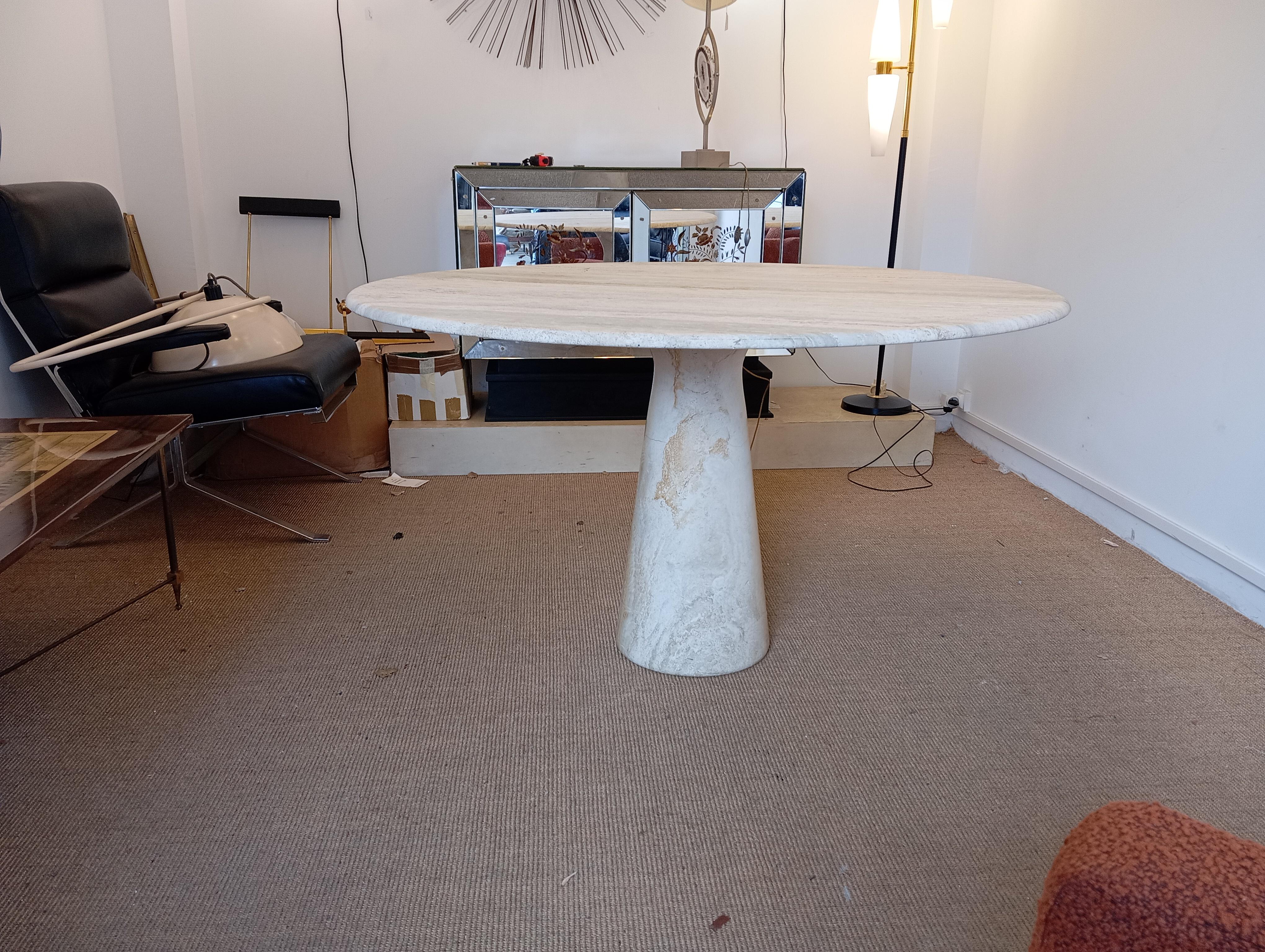Mid-Century Modern Round table in natural travertine circa 1970