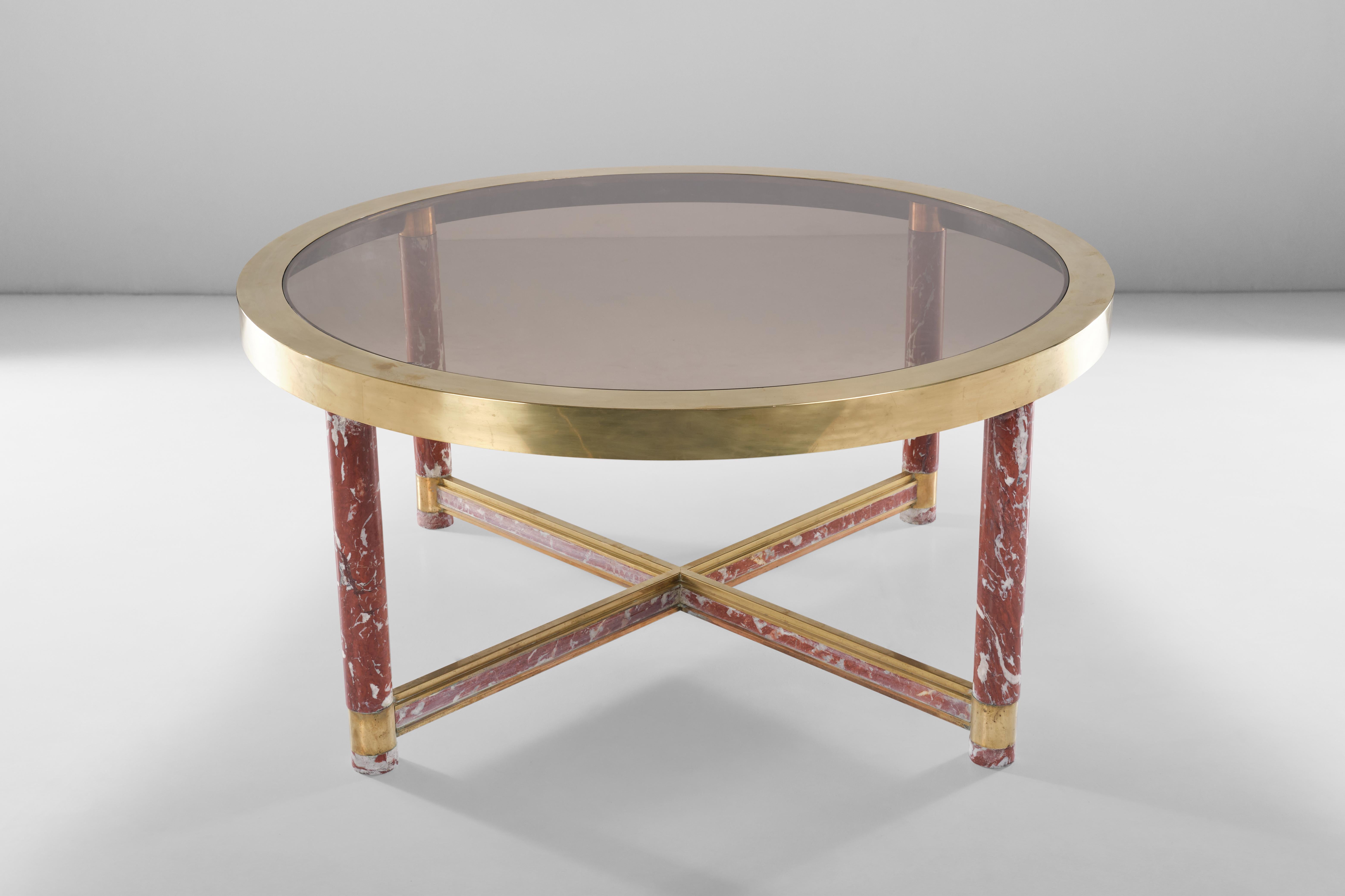 Mid-Century Modern Round Table in Red Marble and Brass by Sandro Petti, 1970 circa For Sale