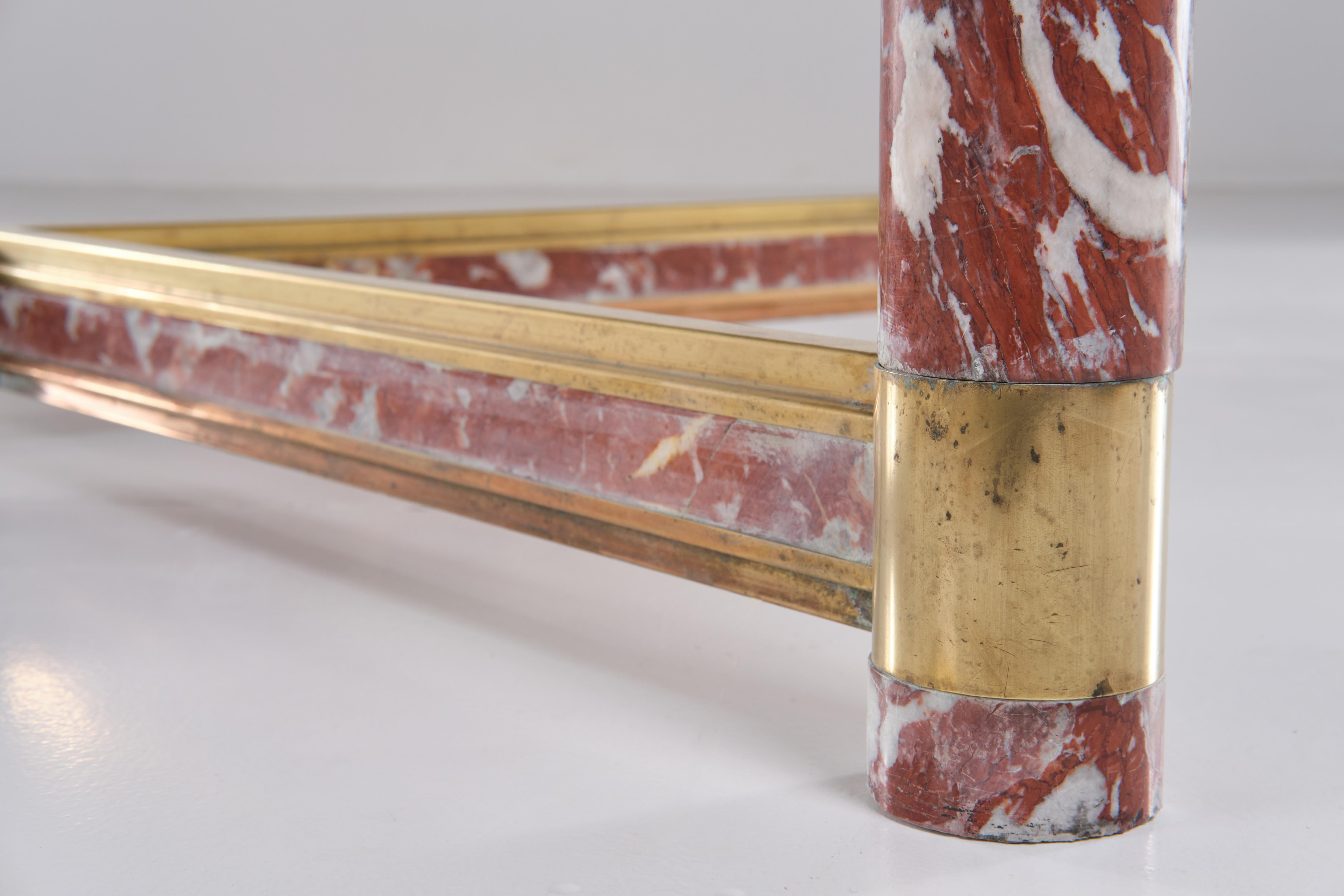 Round Table in Red Marble and Brass by Sandro Petti, 1970 circa For Sale 1