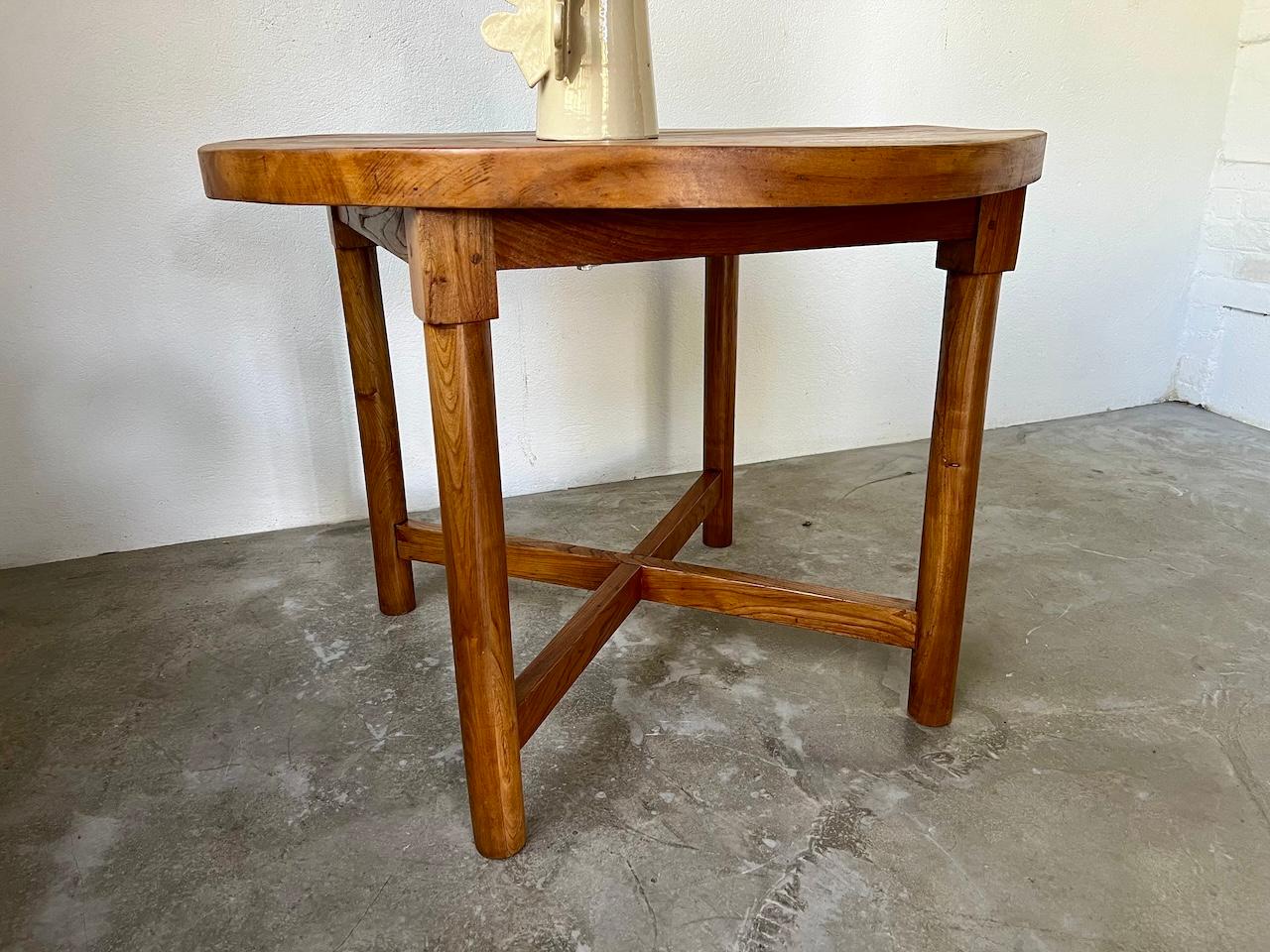Elm Round table in solid elm by Pierre Gautier Delaye