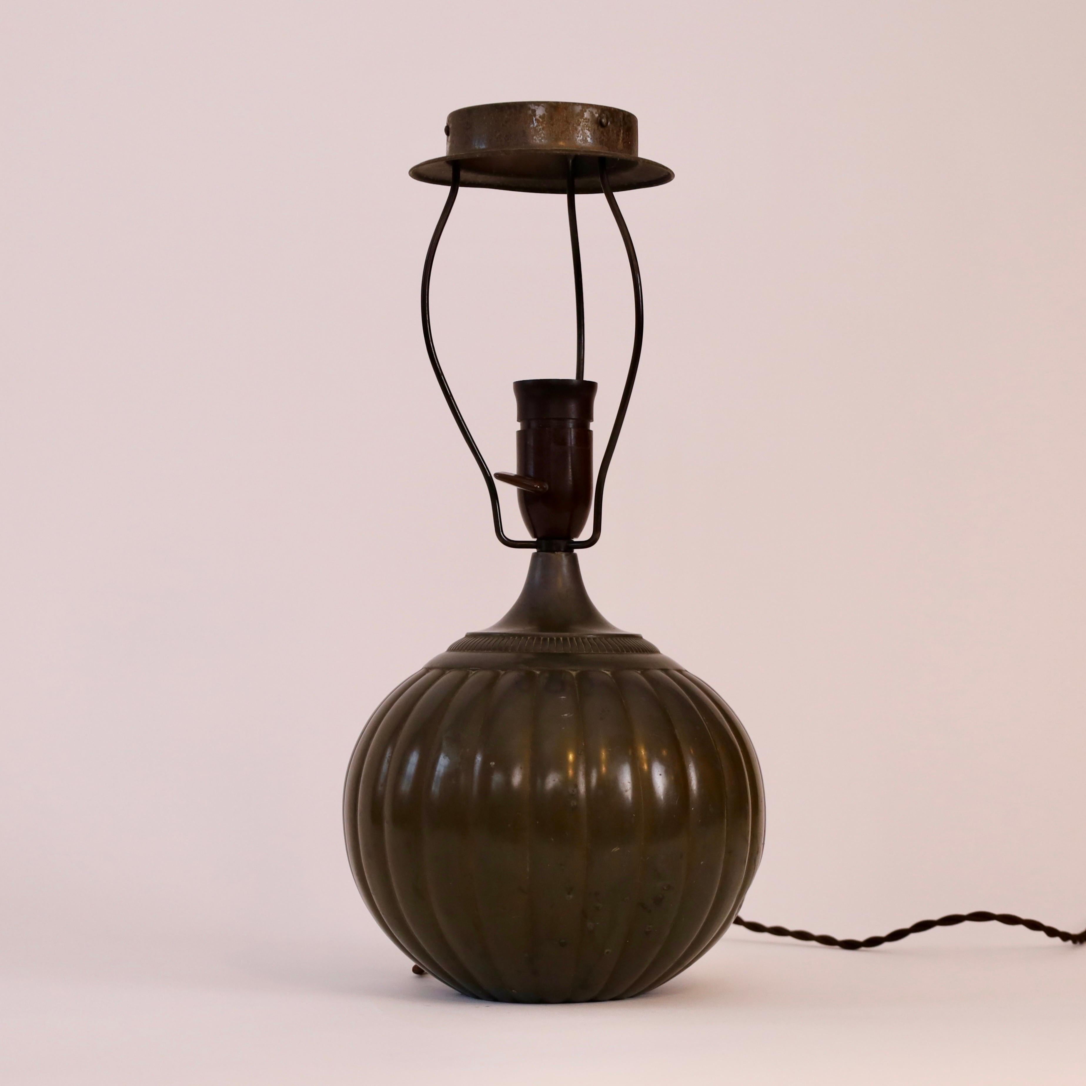 Round table lamp by Just Andersen, 1930s, Denmark For Sale 2