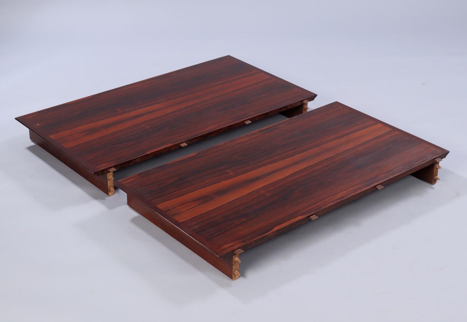 Rosewood Round table M227 rosewood  by Arne Vodder for Sibast Furniture, design 1960