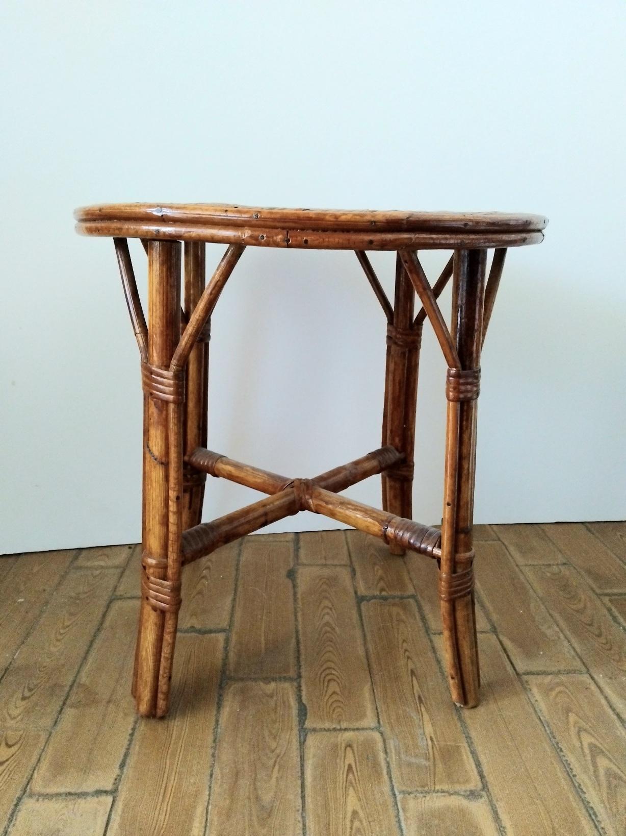 Runder Tisch Rattan Klein  Französische Riviere Moderne natürliche Korbweide 50er Jahre im Angebot 3