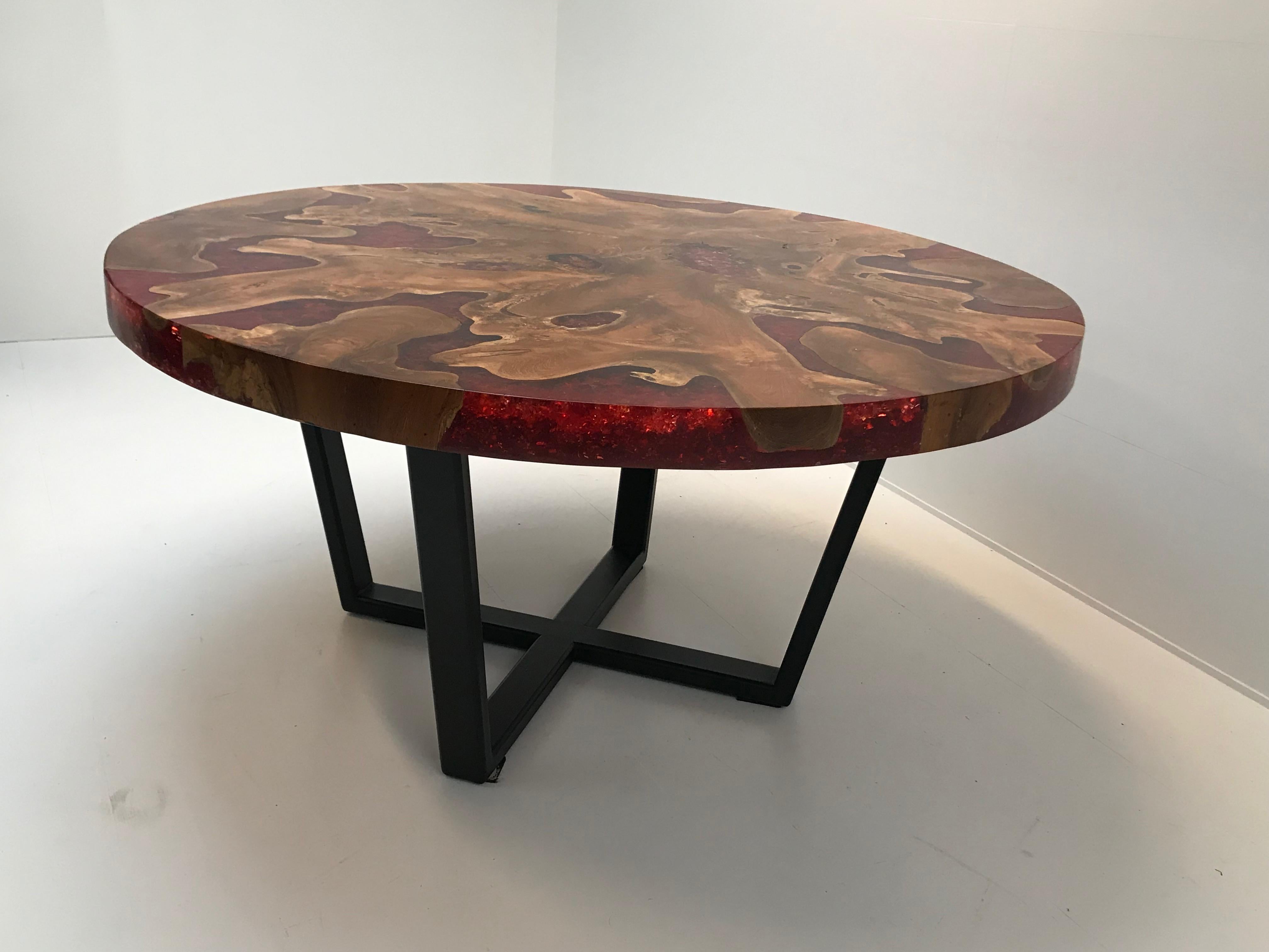 Vintage Round Table on a metal base in Teak Wood and Resin For Sale 3