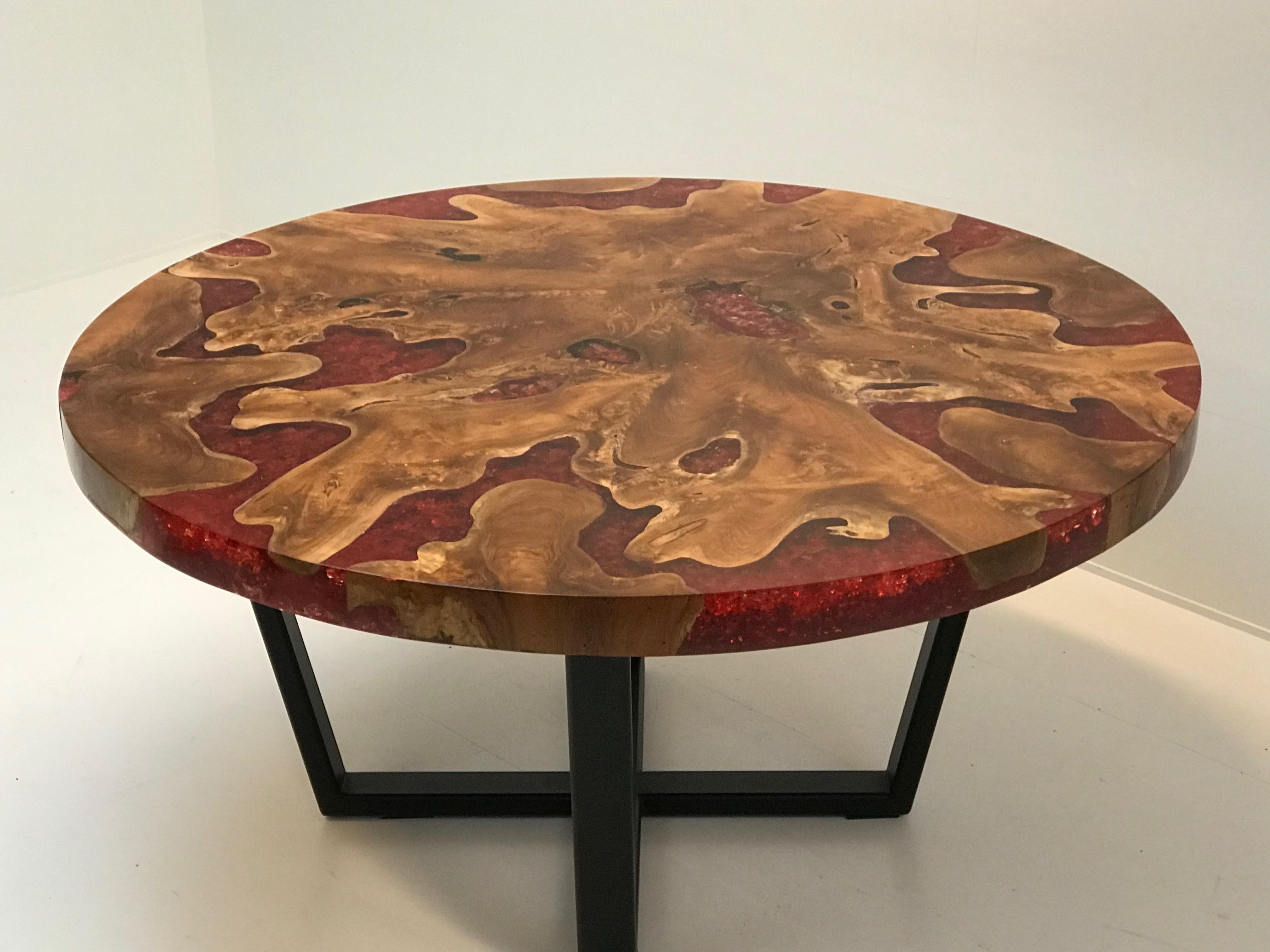 Vintage Round Table on a metal base in Teak Wood and Resin For Sale 4