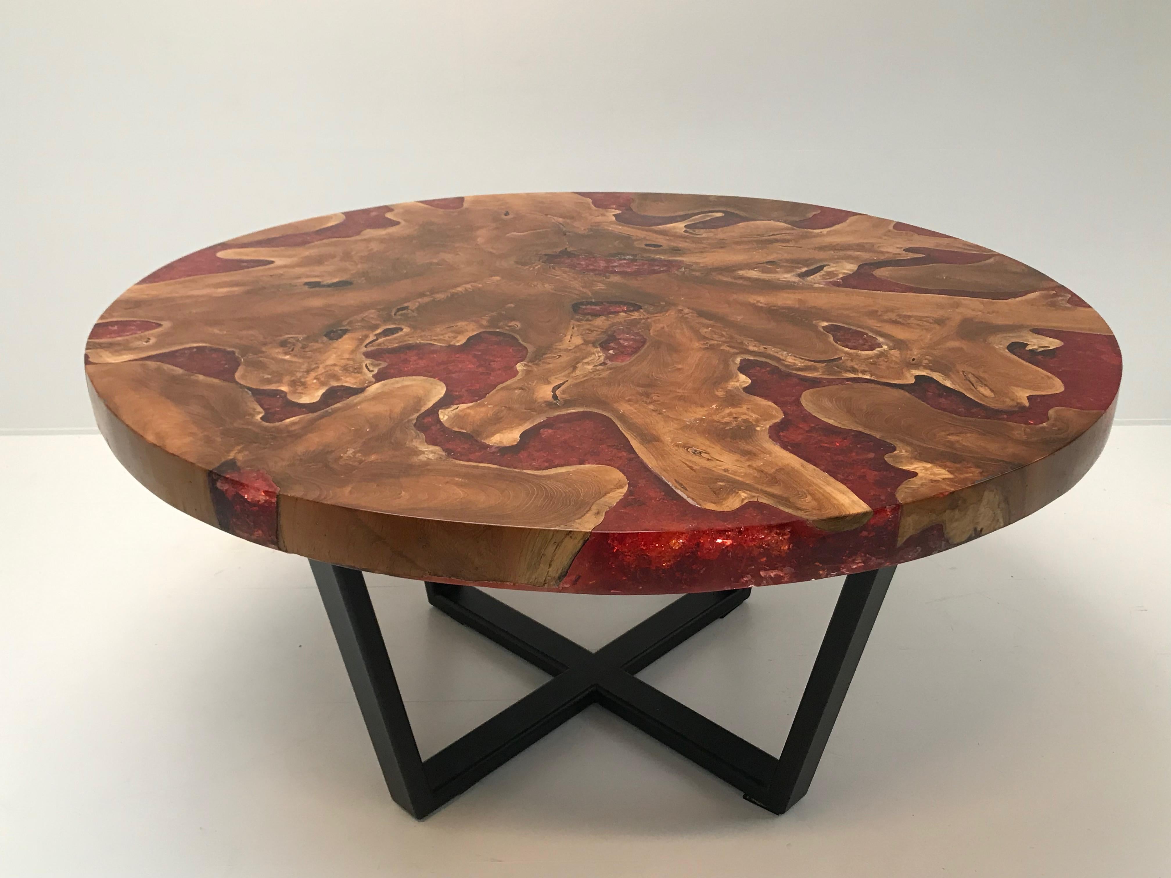 Vintage Round Table on a metal base in Teak Wood and Resin For Sale 2
