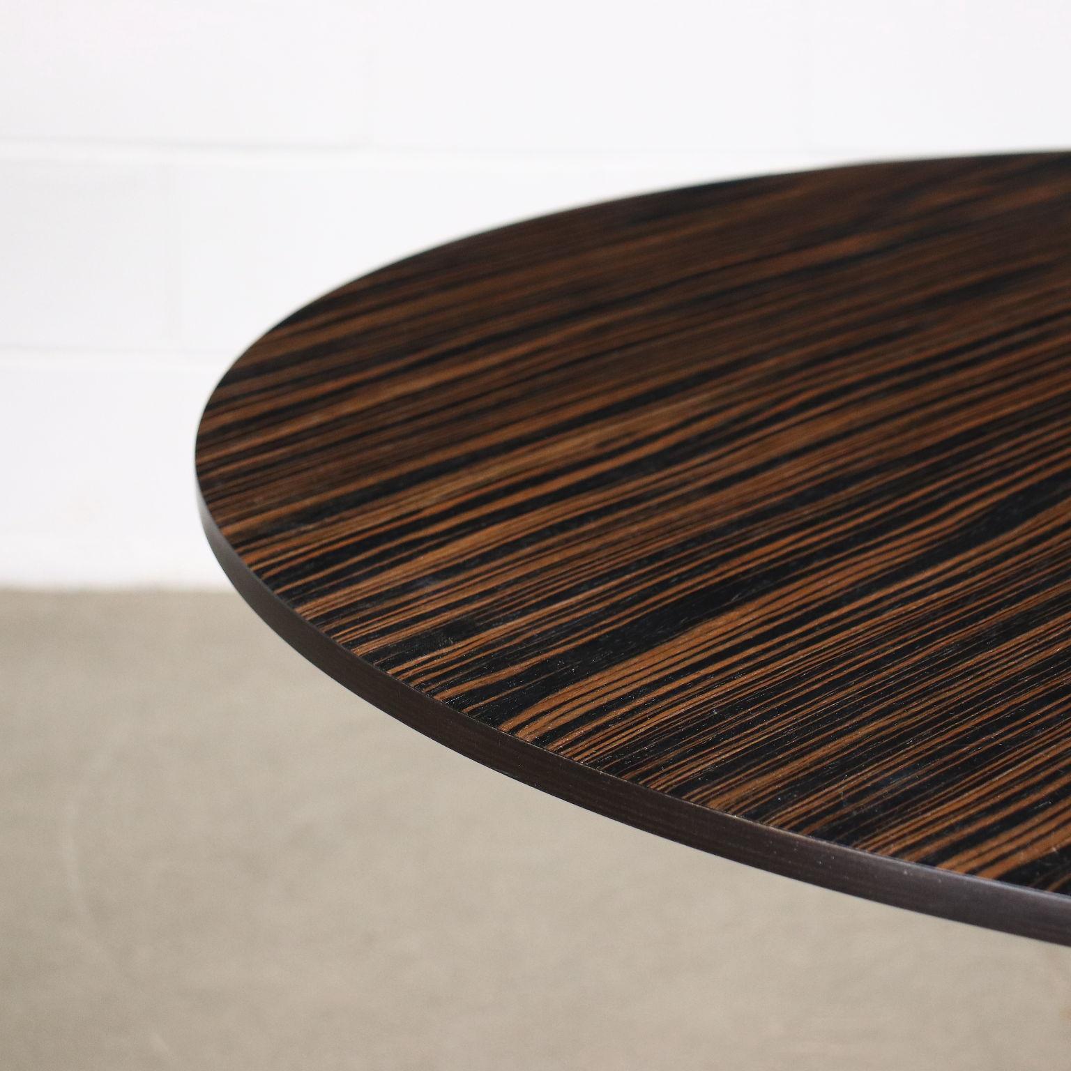 Italian Round Table Tulip Style Lacquered Alluminium Rosewood Italy 1960-1970s For Sale