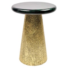 Table ronde UFO faite de coquille verte et de marqueterie avec feuille d'or par Ginger Brown