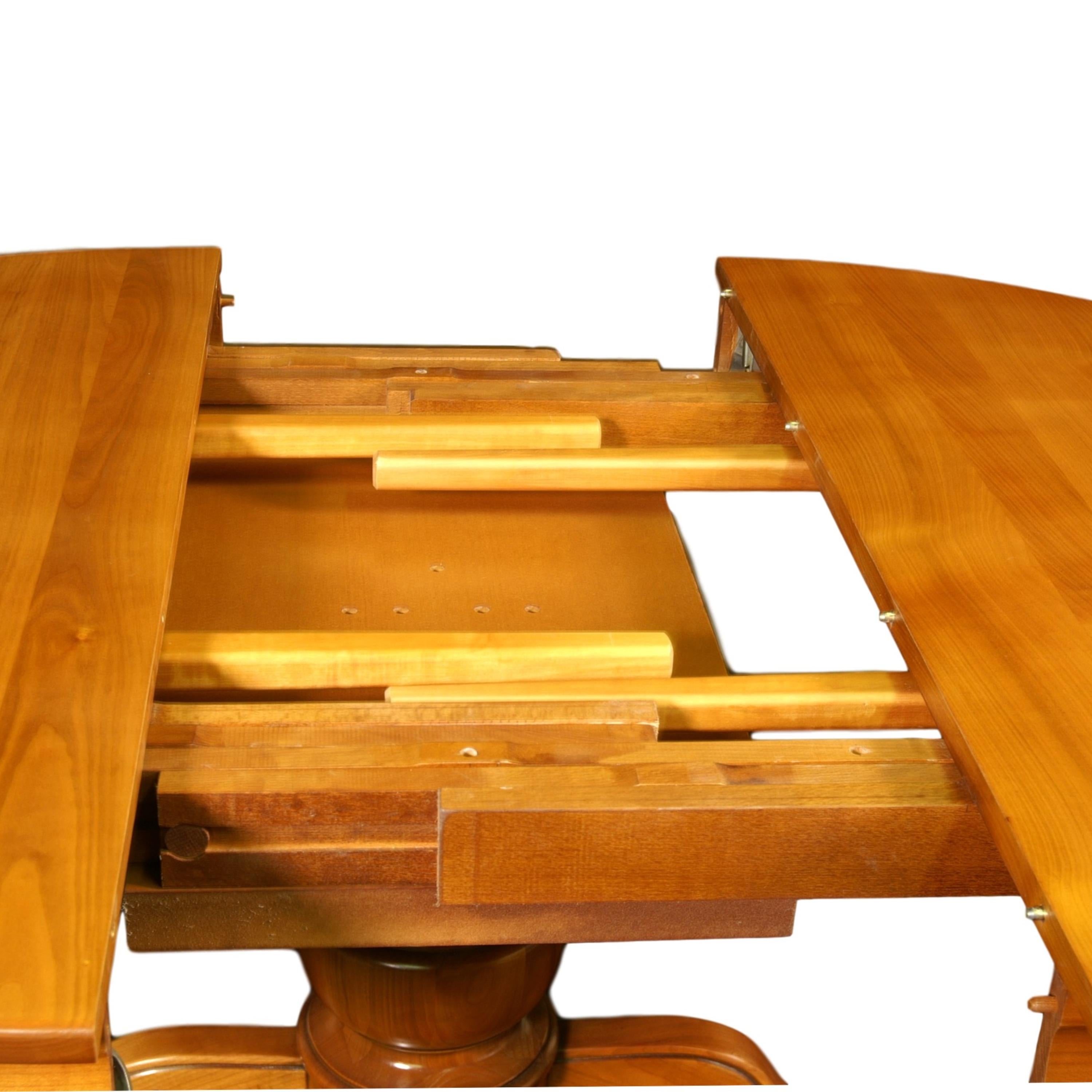 Runder Tisch mit Mittelfuß und 2 Verlängerungen aus massivem Kirschbaumholz (Handgefertigt) im Angebot