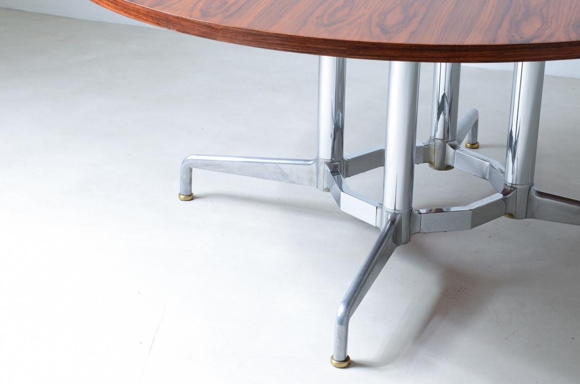 Round table with chromium plated base In Excellent Condition For Sale In Milano, IT