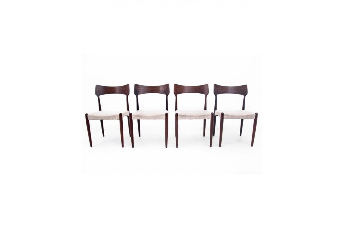 Round table with four chairs from the 1960s, Denmark. For Sale 4
