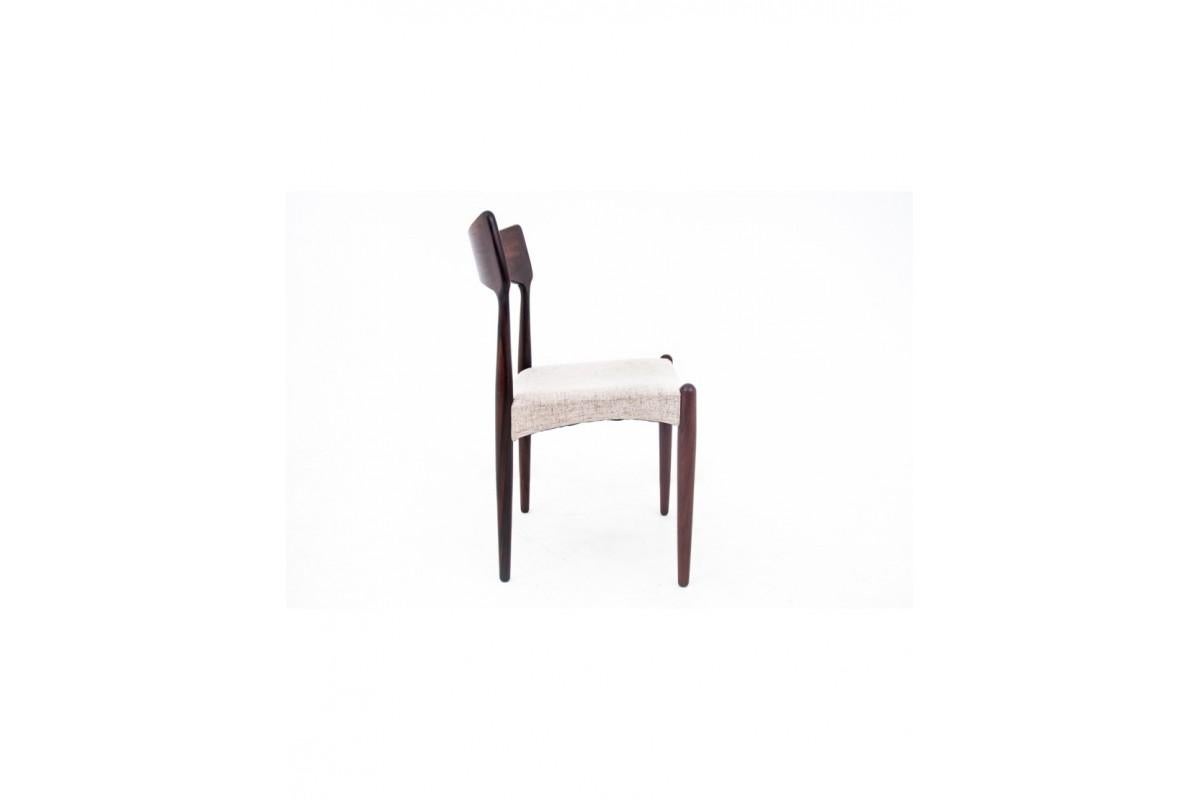 Round table with four chairs from the 1960s, Denmark. For Sale 2