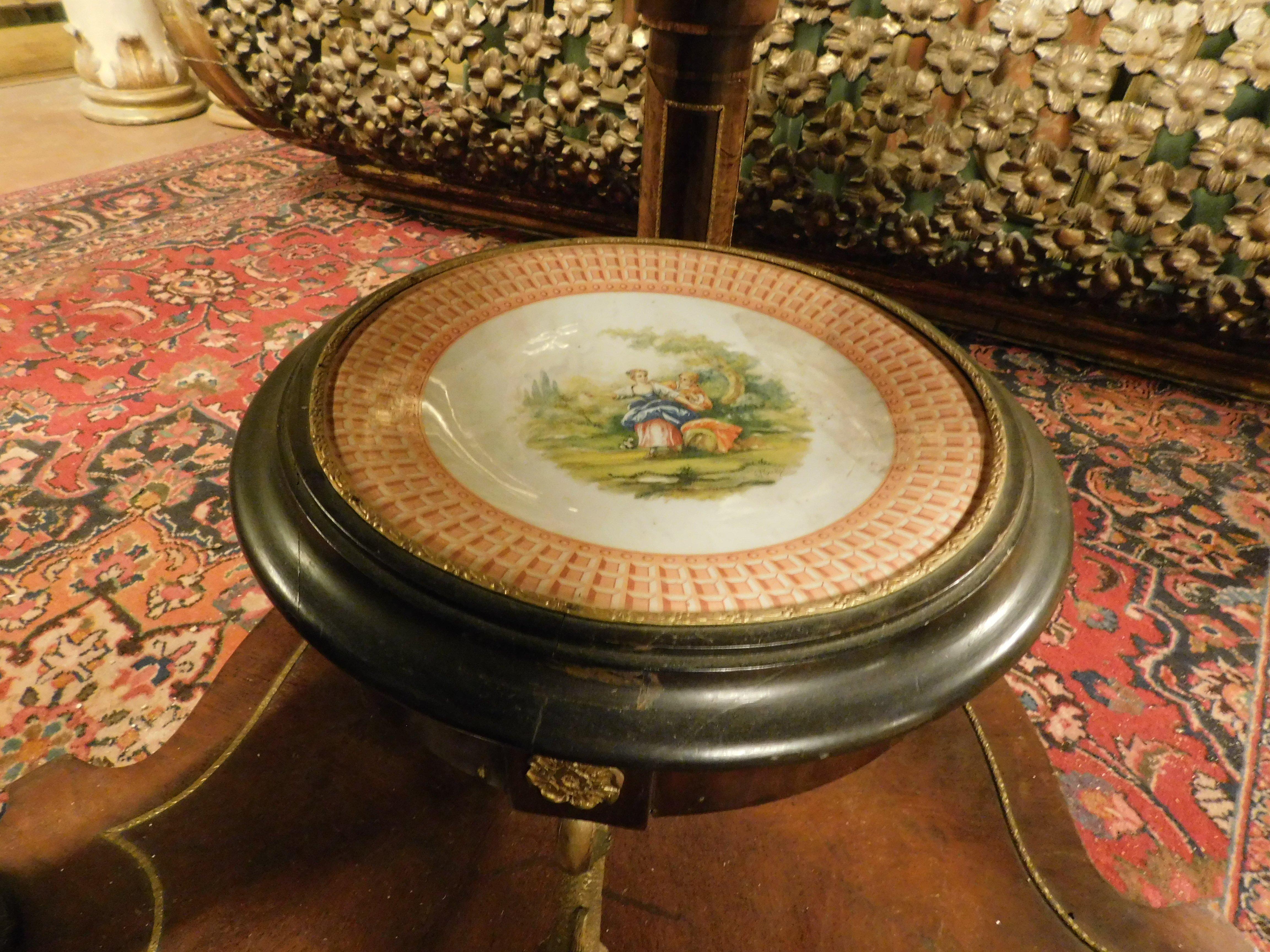 Round table with pedestal, chiseled bronzes, green marble top, 1840 Germany For Sale 4