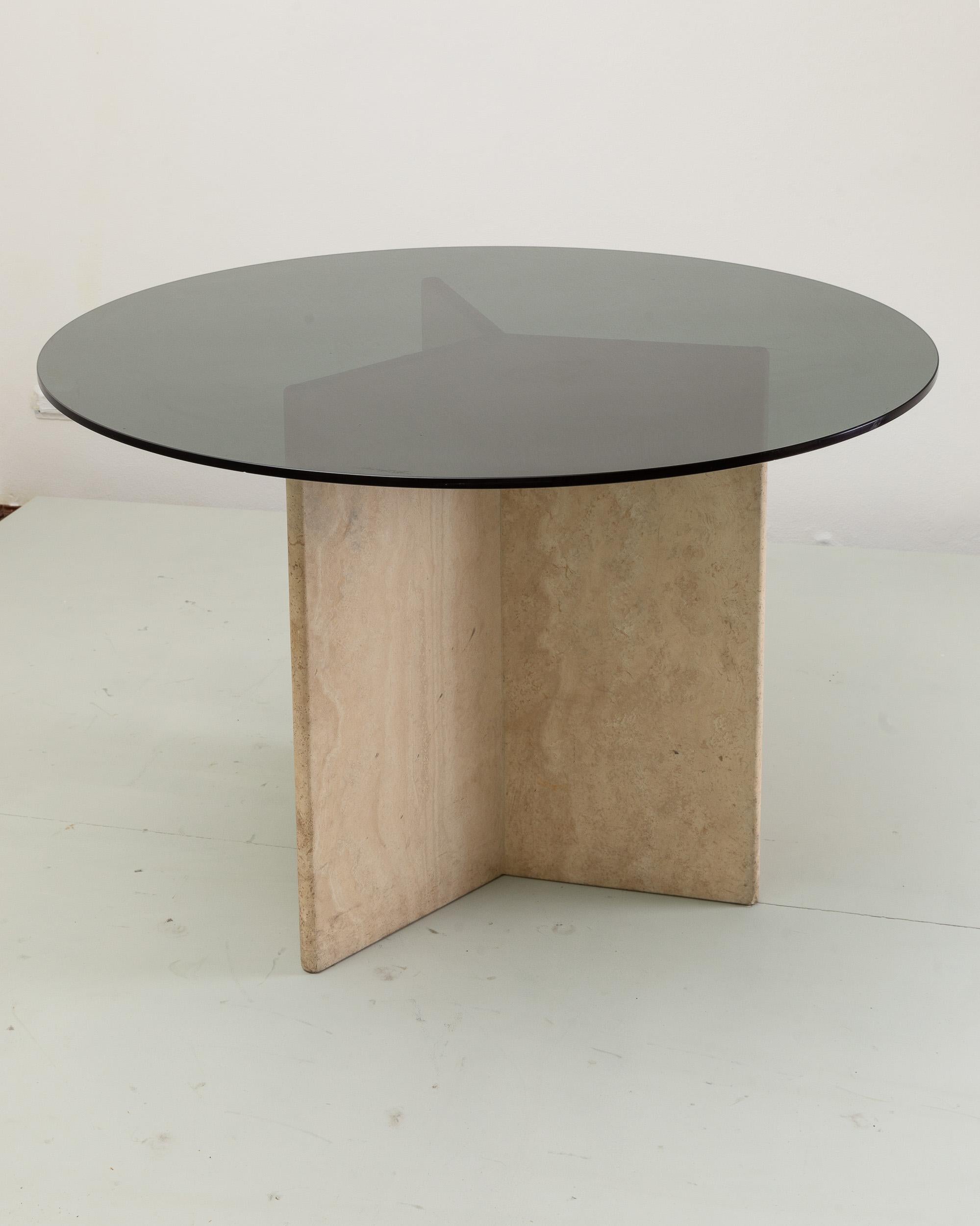 Runder Tisch mit Sockel aus Palisanderholz und Rauchglasplatte im Angebot 1