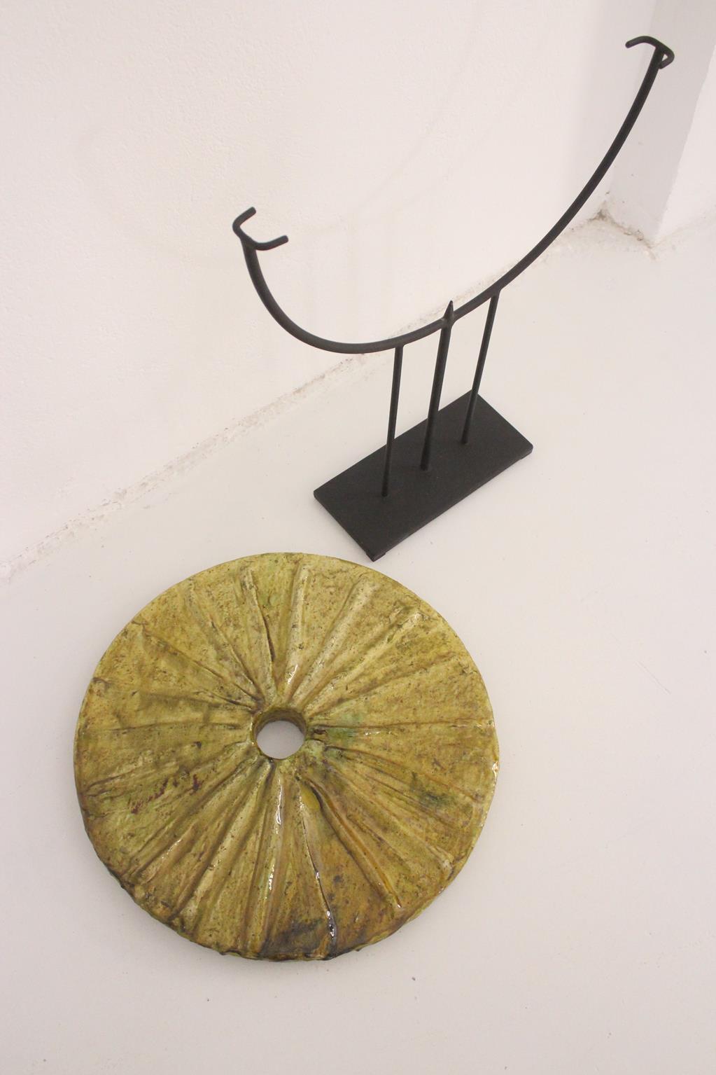 Round Tamegroute decor (khaki) with metal upholder For Sale 4