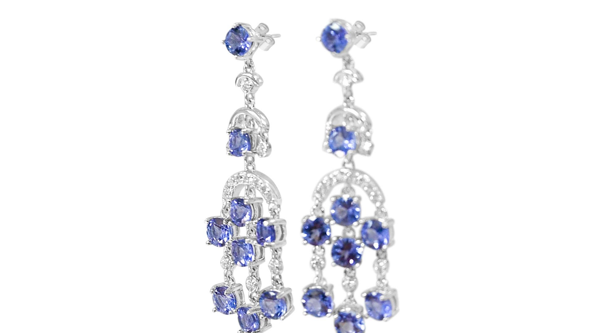 Art Déco Tanzanite rotonda e CZ bianca rotonda placcata in rodio in argento 925 da 5,40 carati in vendita