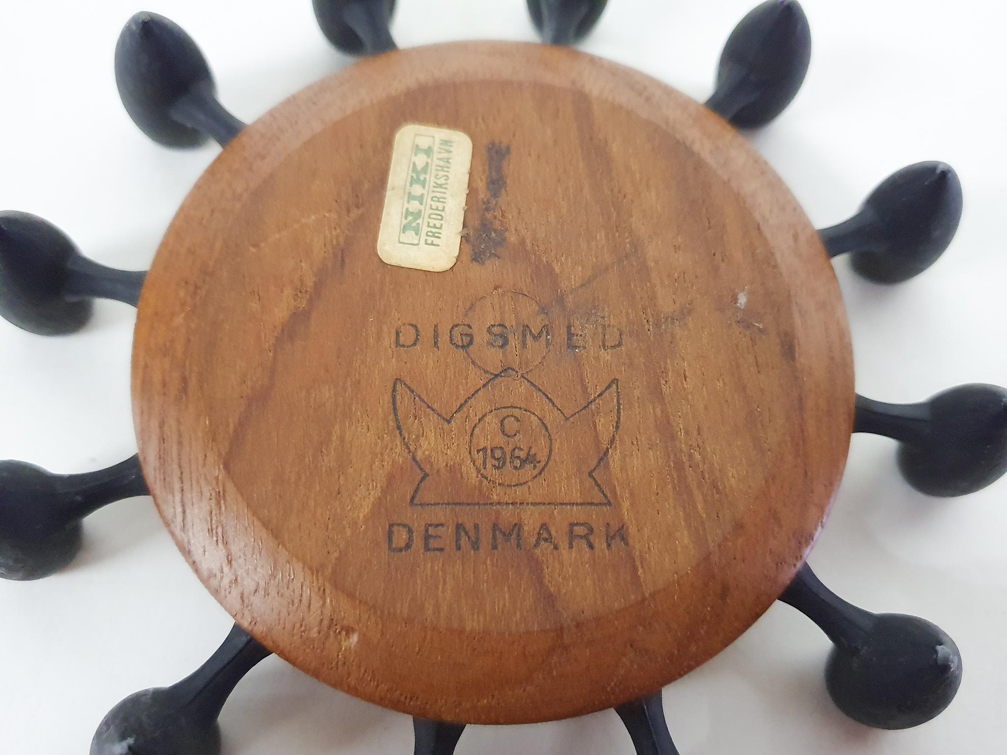 Runder Kerzenhalter aus Teakholz und Metall von Digsmed, dänisches Design, 1964 im Angebot 1