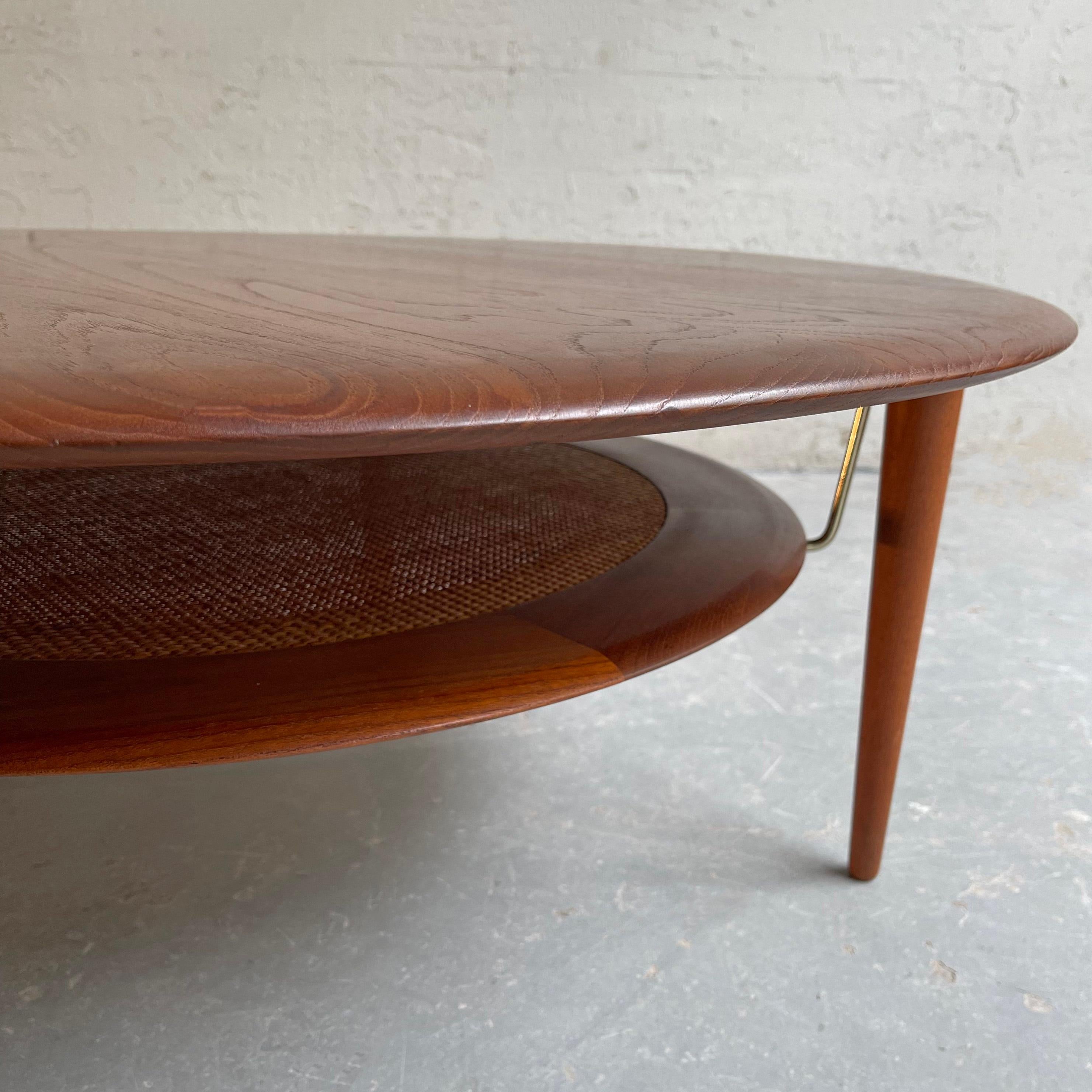 Round Teak Coffee Table by Peter Hvidt and Orla Molgaard Nielsen In Good Condition In Brooklyn, NY