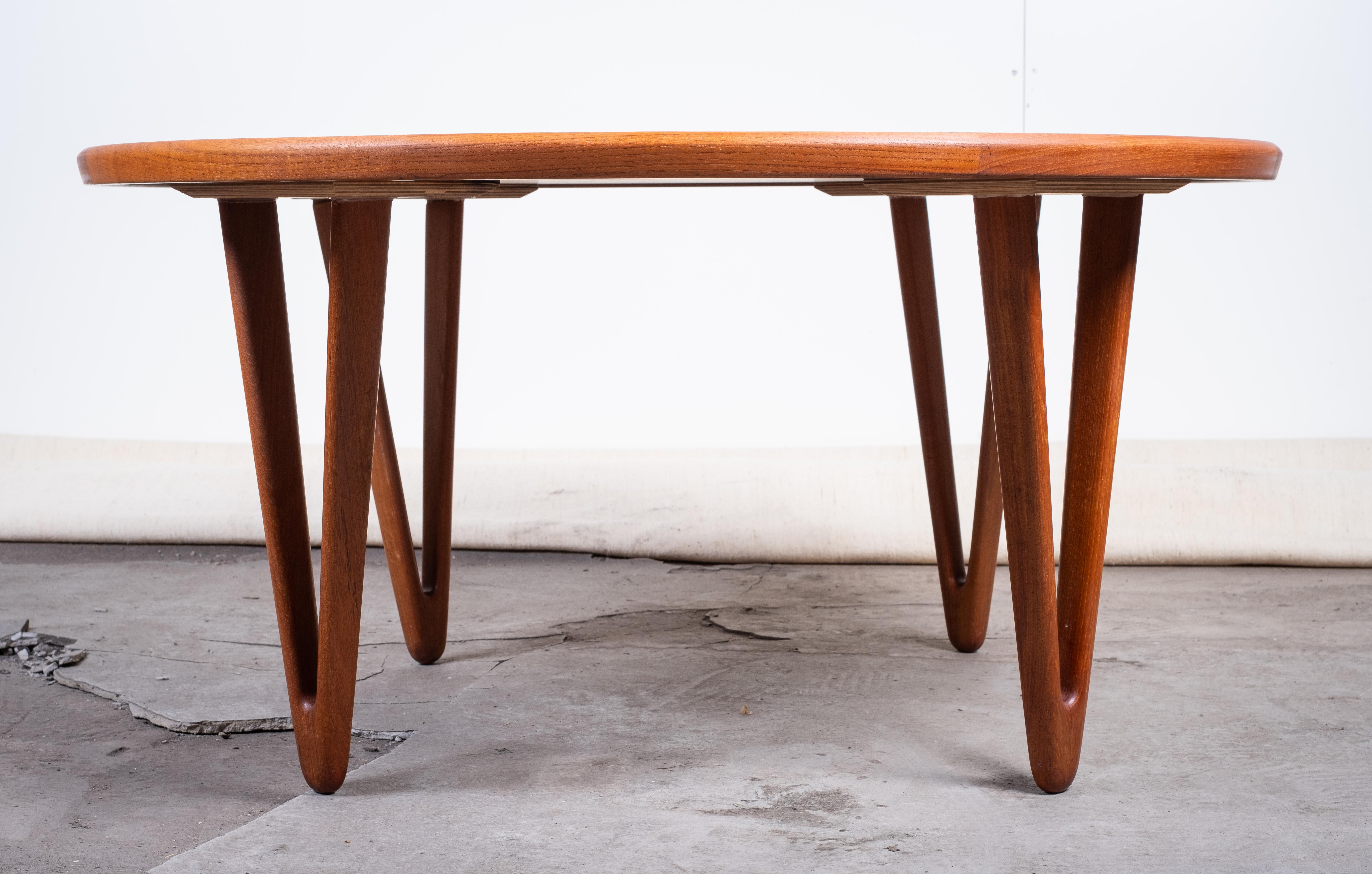 Mesa de centro redonda de teca de Tove & Edvard Kindt-Larsen, Dinamarca, Años 50 Danés en venta