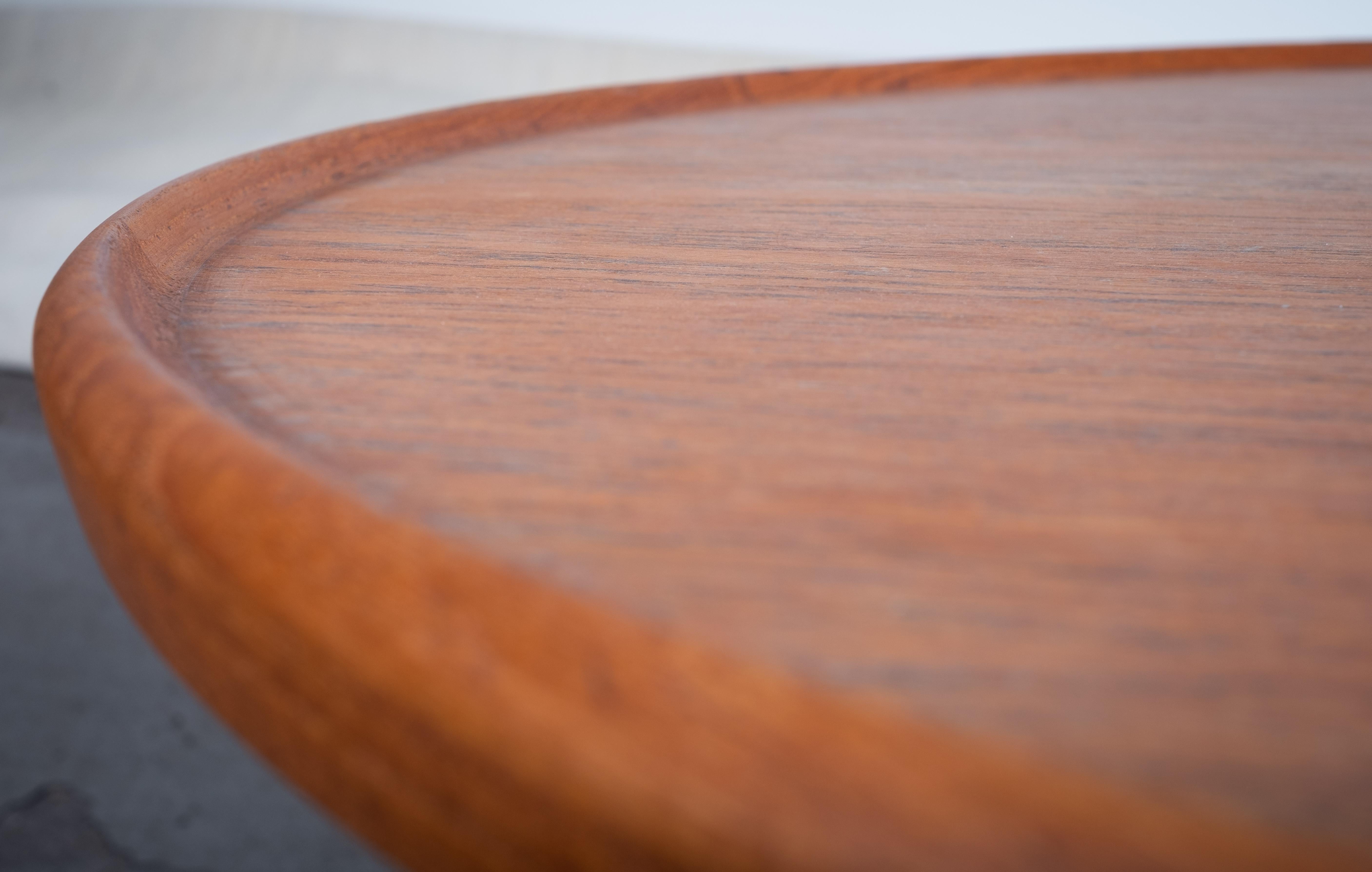 Mesa de centro redonda de teca de Tove & Edvard Kindt-Larsen, Dinamarca, Años 50 en Bueno estado para la venta en Nørre Aaby, DK