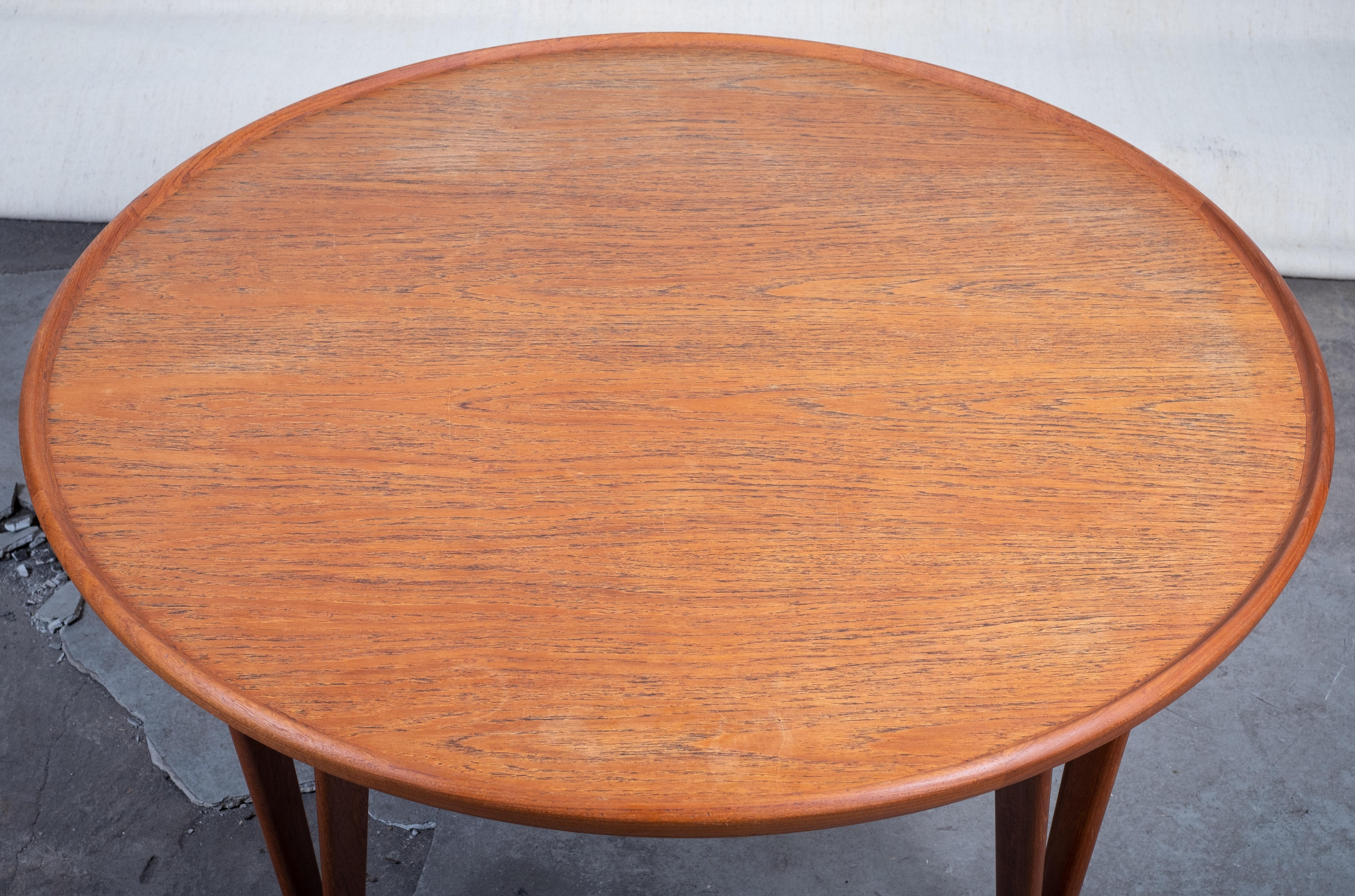 Mesa de centro redonda de teca de Tove & Edvard Kindt-Larsen, Dinamarca, Años 50 Teca en venta