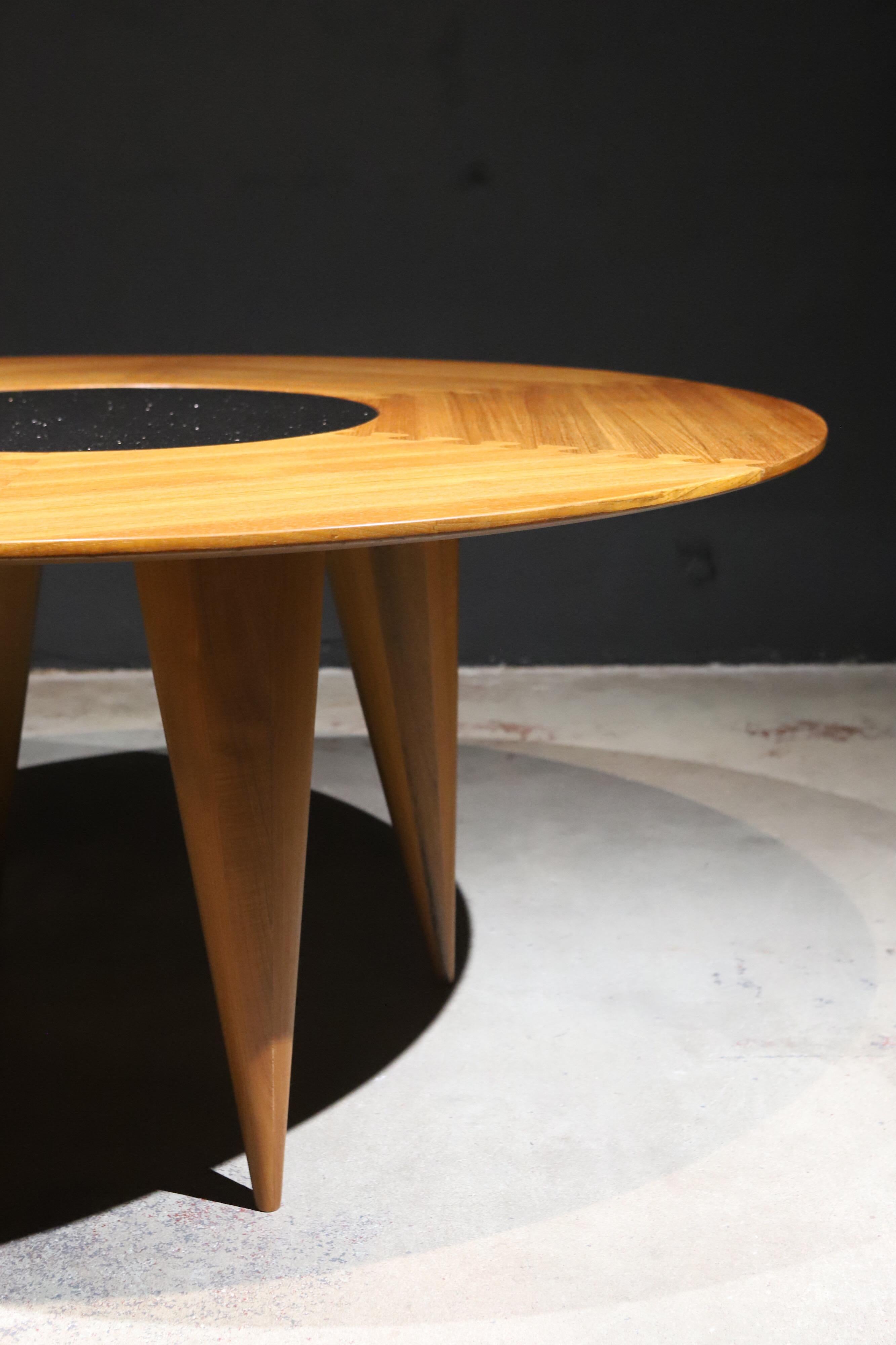 round table with hole in the middle