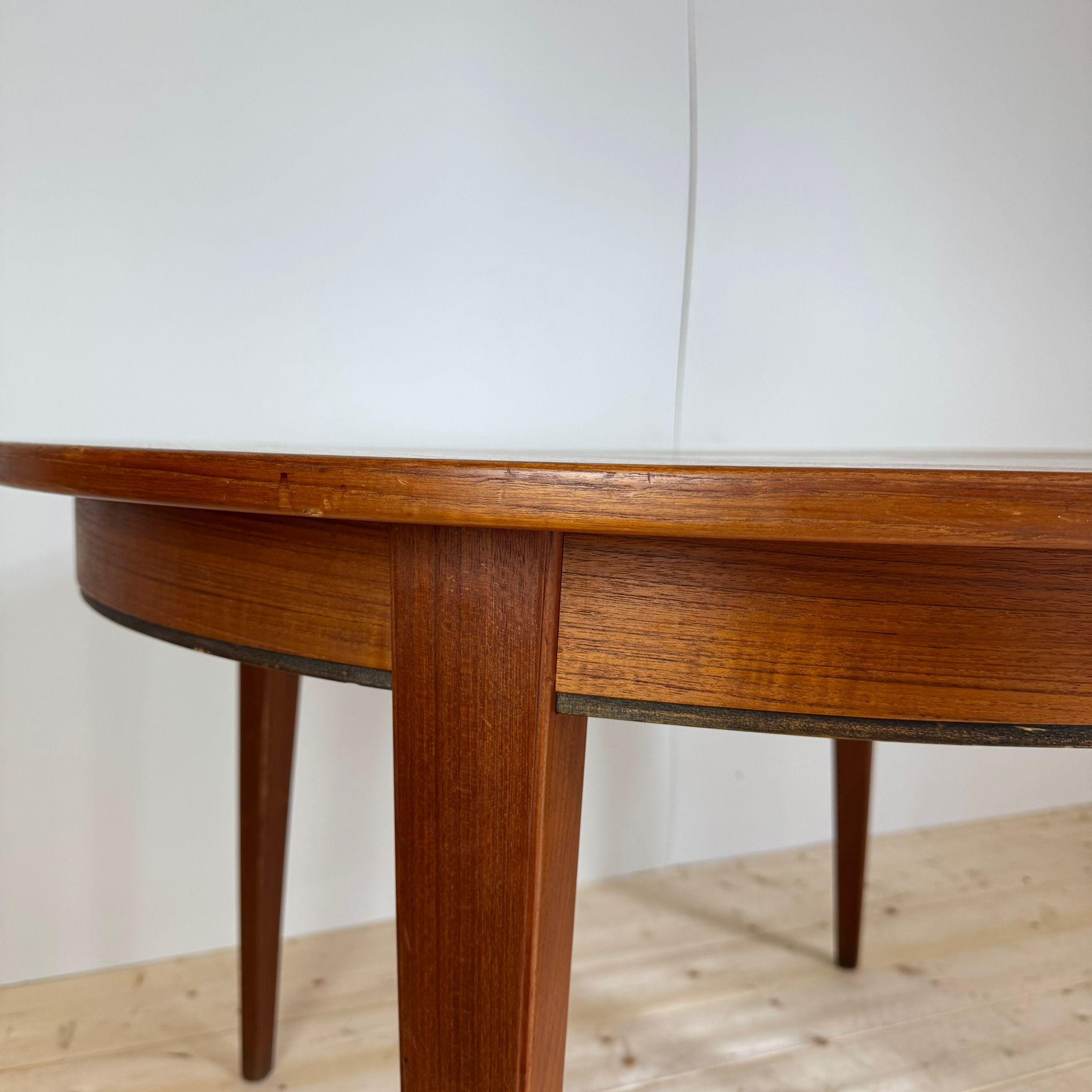 Table de salle à manger ronde en teck avec 3 plateaux, Danemark 1960 