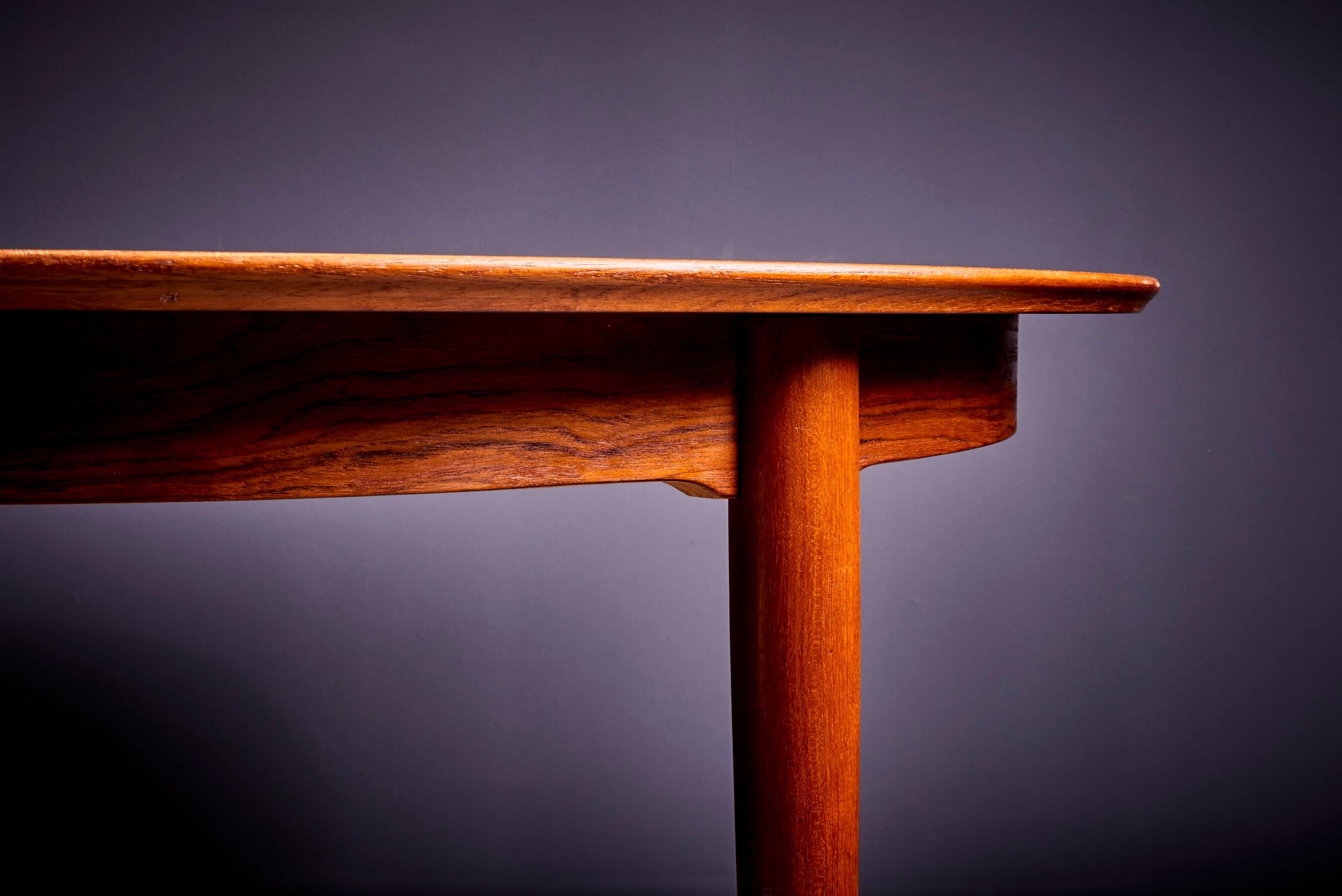 Round Teak Dining Table with two Extensions by Arne Vodder for Sibast Mobler 1