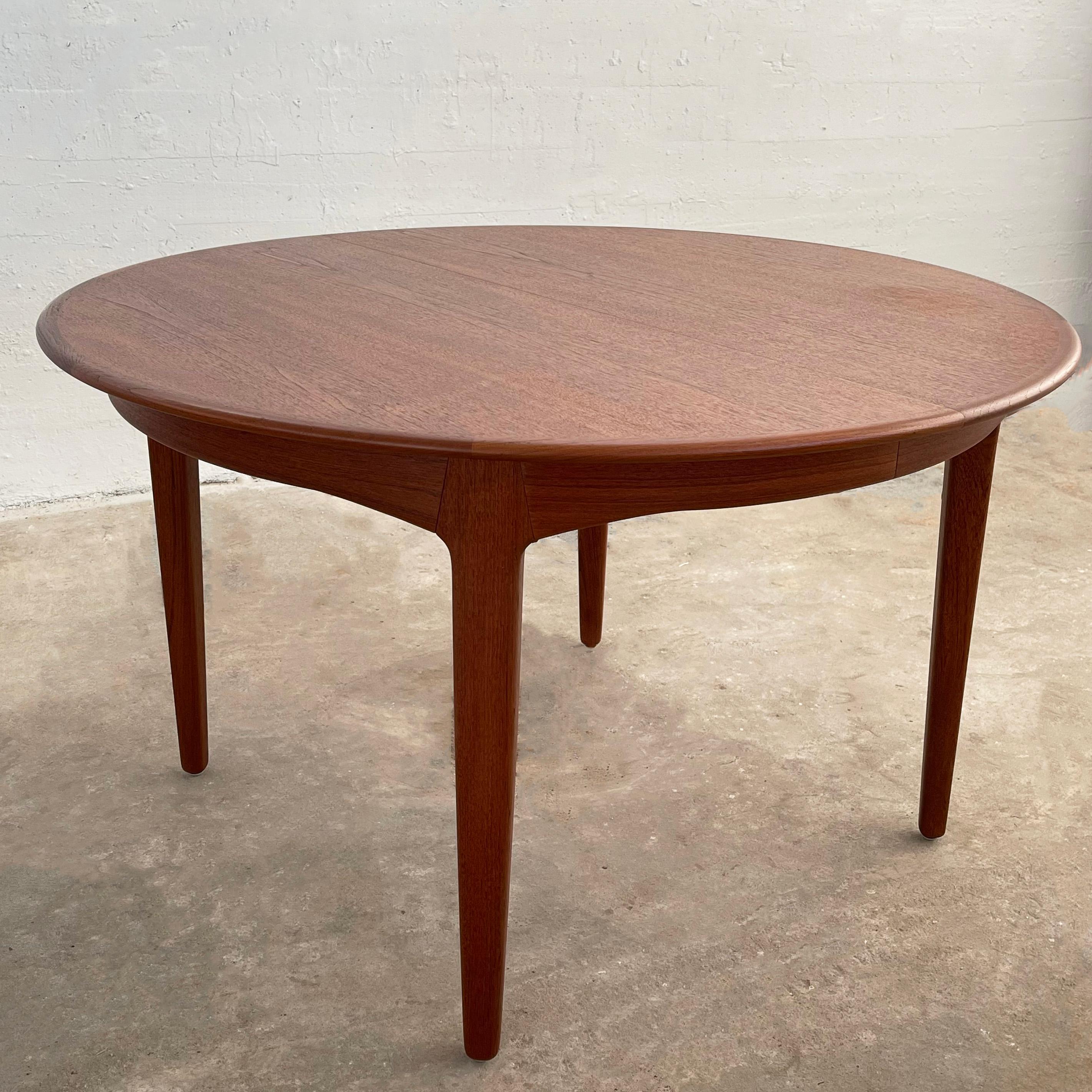 Scandinavian Modern Round Teak Extension Dining Table By Henning Kjaernulf For Soro Stole, Denmark For Sale