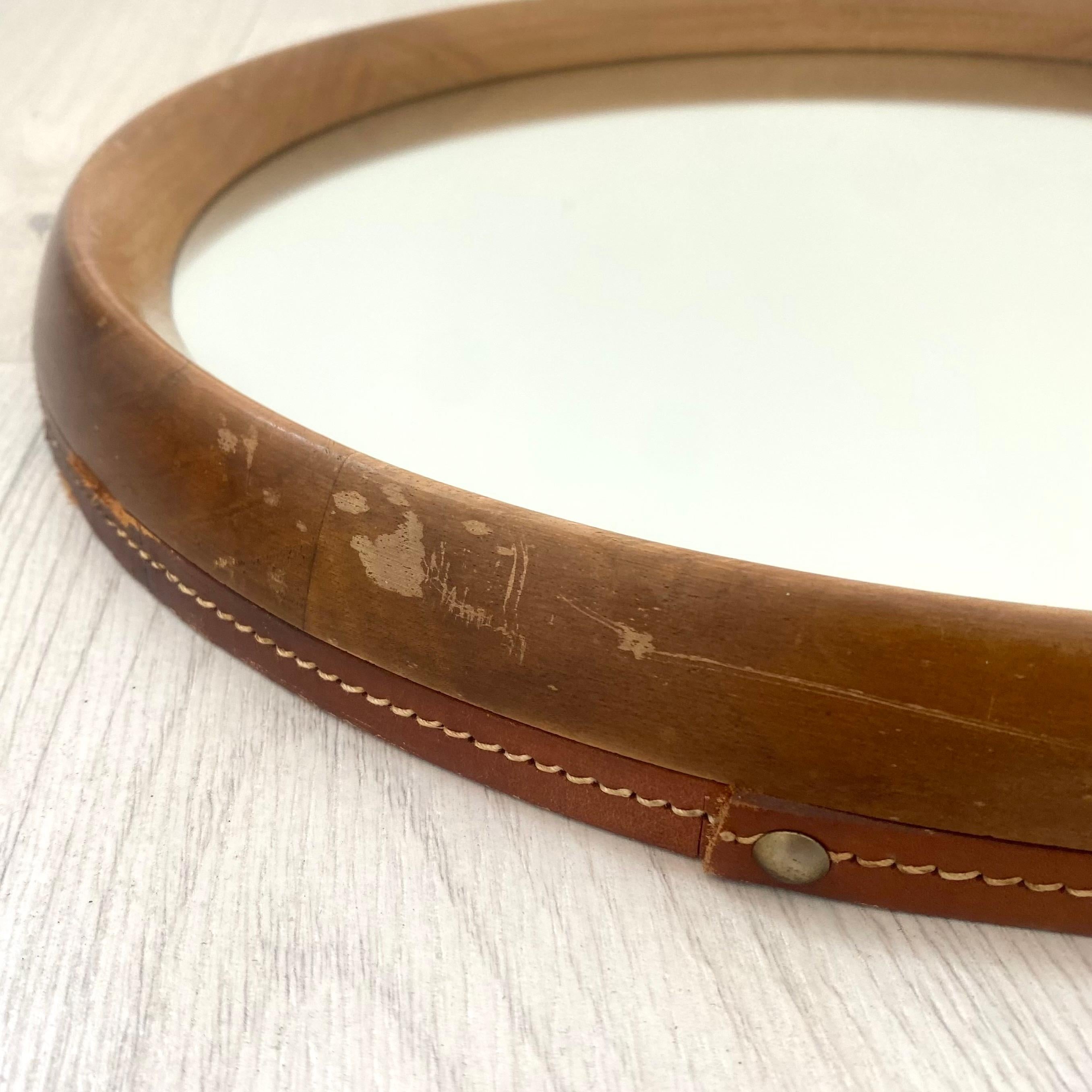 Espejo redondo de teca, años 60 Italia en Bueno estado para la venta en Los Angeles, CA