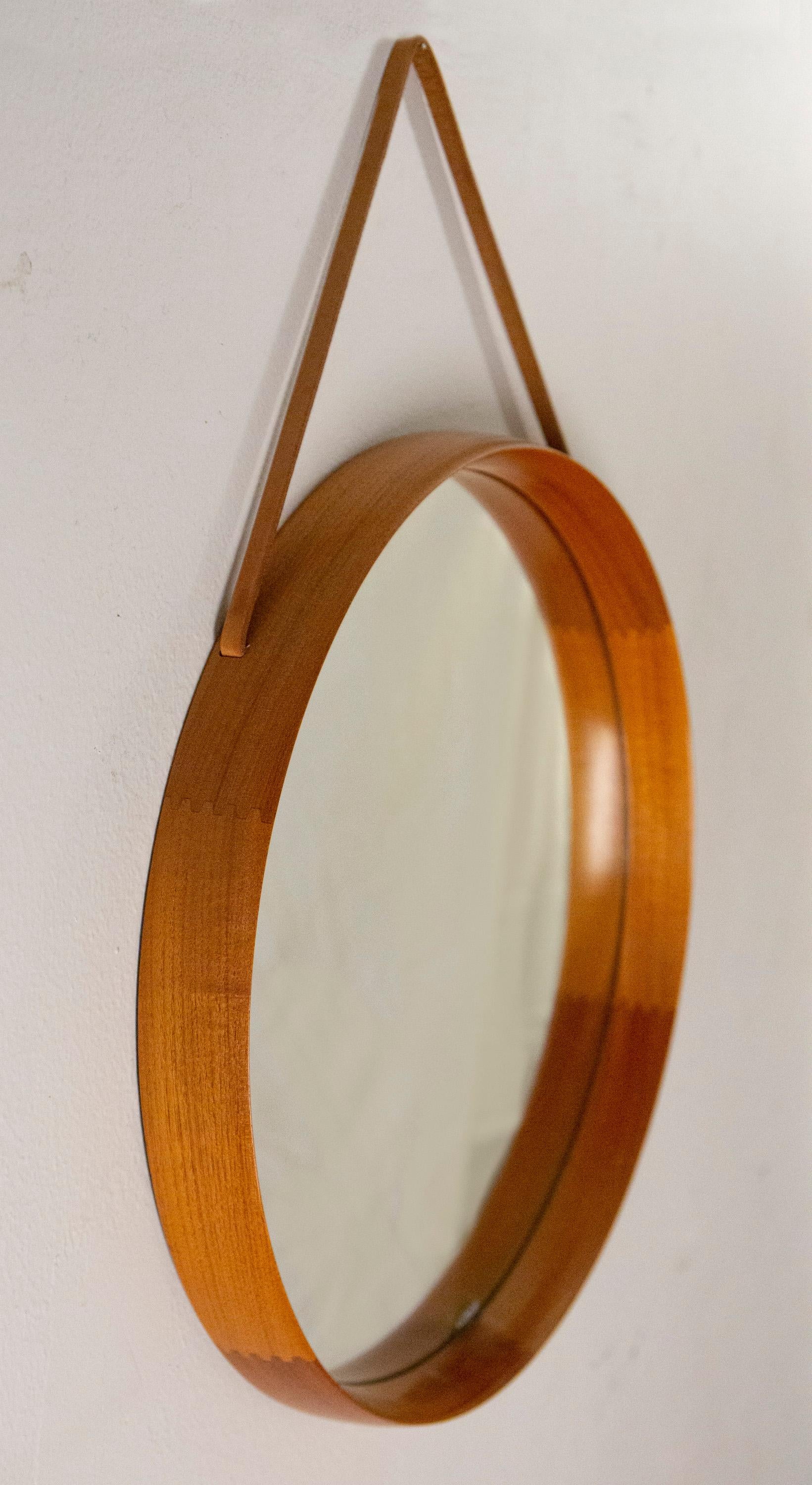 Round Teak Mirror by Uno and Osten Kristiansson for Luxus Vittsjö, Sweden, 1960s For Sale 6