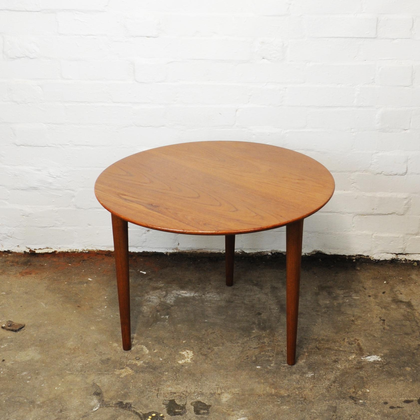 A 1960s teak round Norweigan coffee table which stands on three removable legs.

Manufacturer - Norsk Design Ltd

Design Period - 1960 to 1969

Country of Manufacture - Norway

Style - Mid-Century

Detailed Condition - Good with minimal