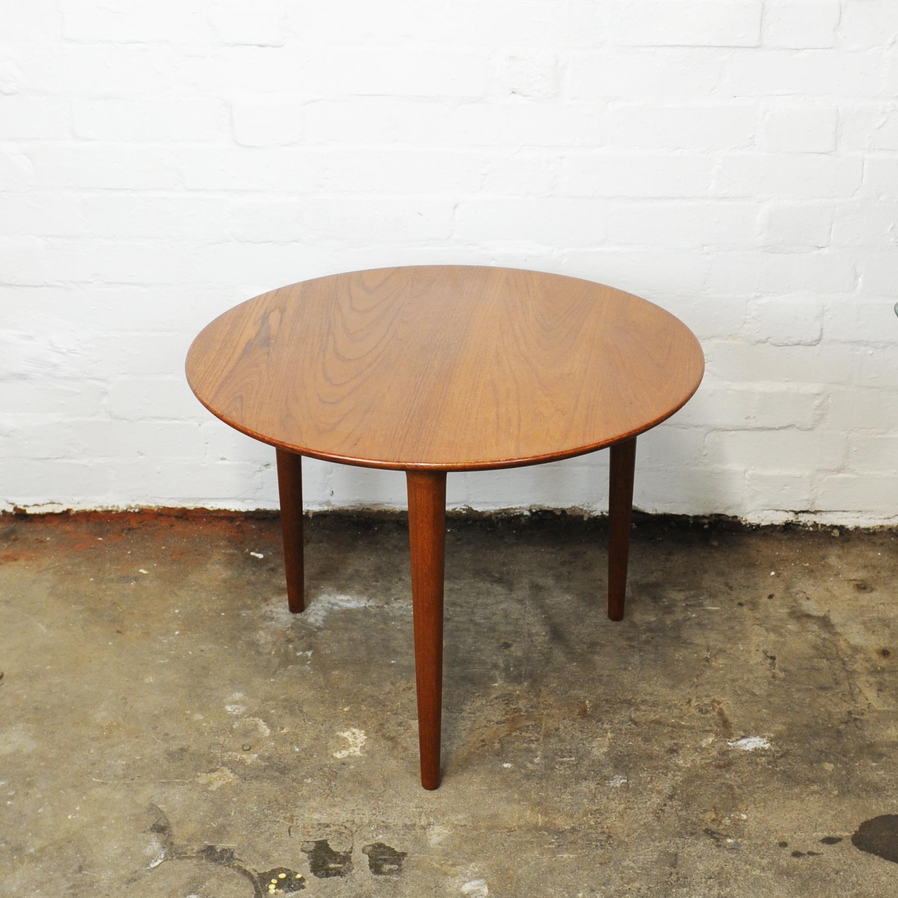 Mid-20th Century Round Teak Three Legged Coffee Table by Norsk Design Ltd, 1960s For Sale