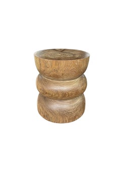 Table d'appoint ronde en bois de teck, finition naturelle, design stratifié, organique moderne